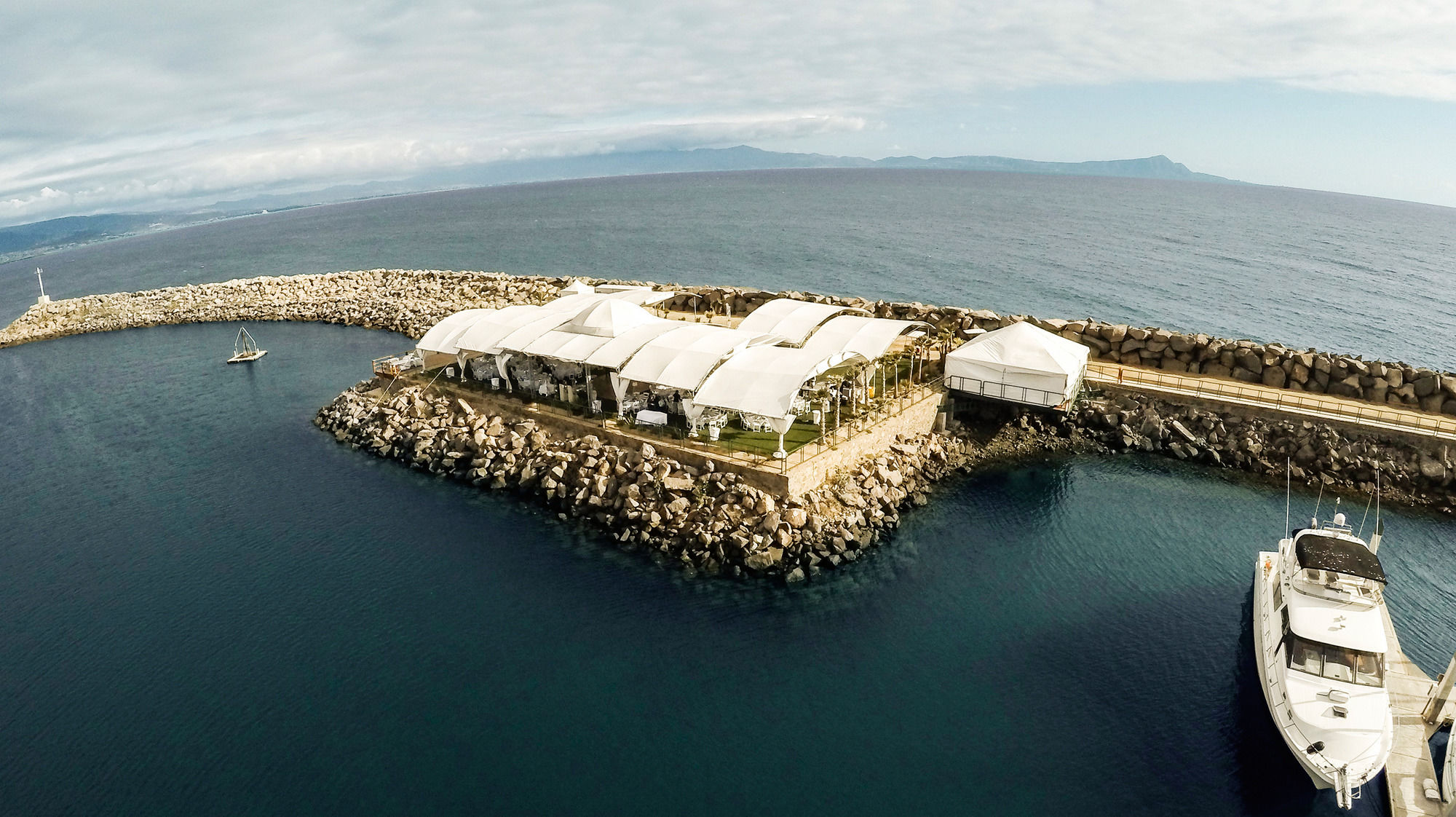 Hotel Coral & Marina