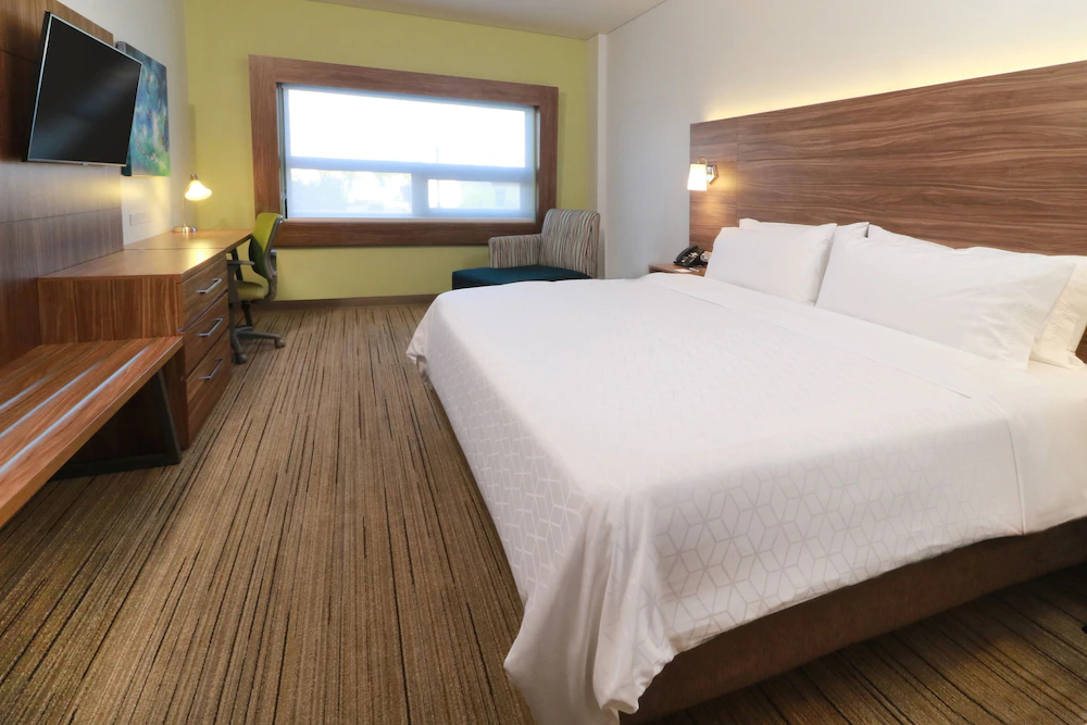 Holiday Inn Express & Suites Ensenada Centro