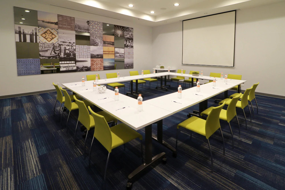 Holiday Inn Express & Suites Ensenada Centro
