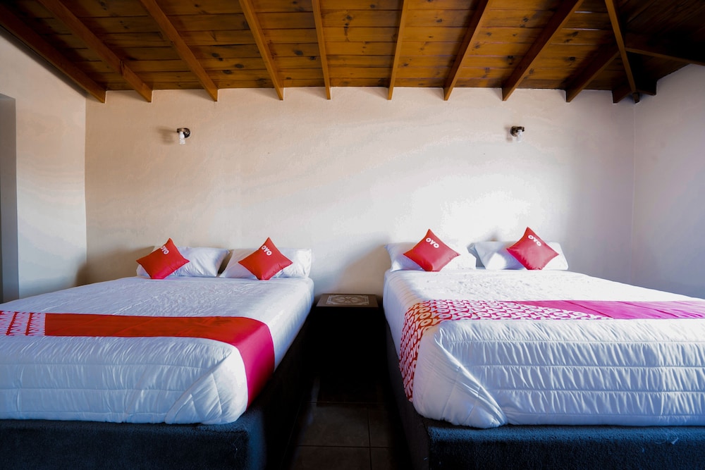OYO Hotel CocoBeach, Ensenada