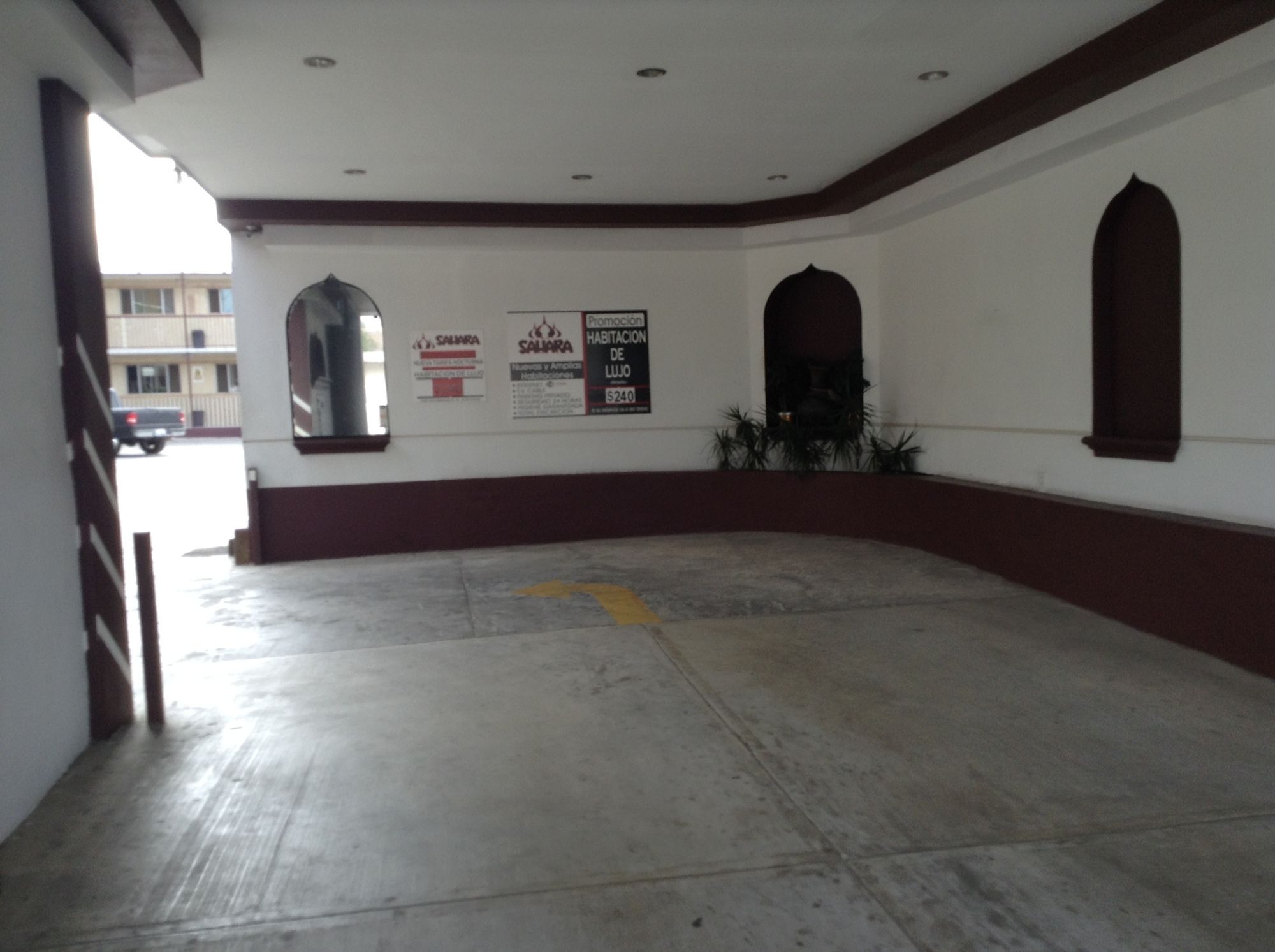 Hotel Sahara