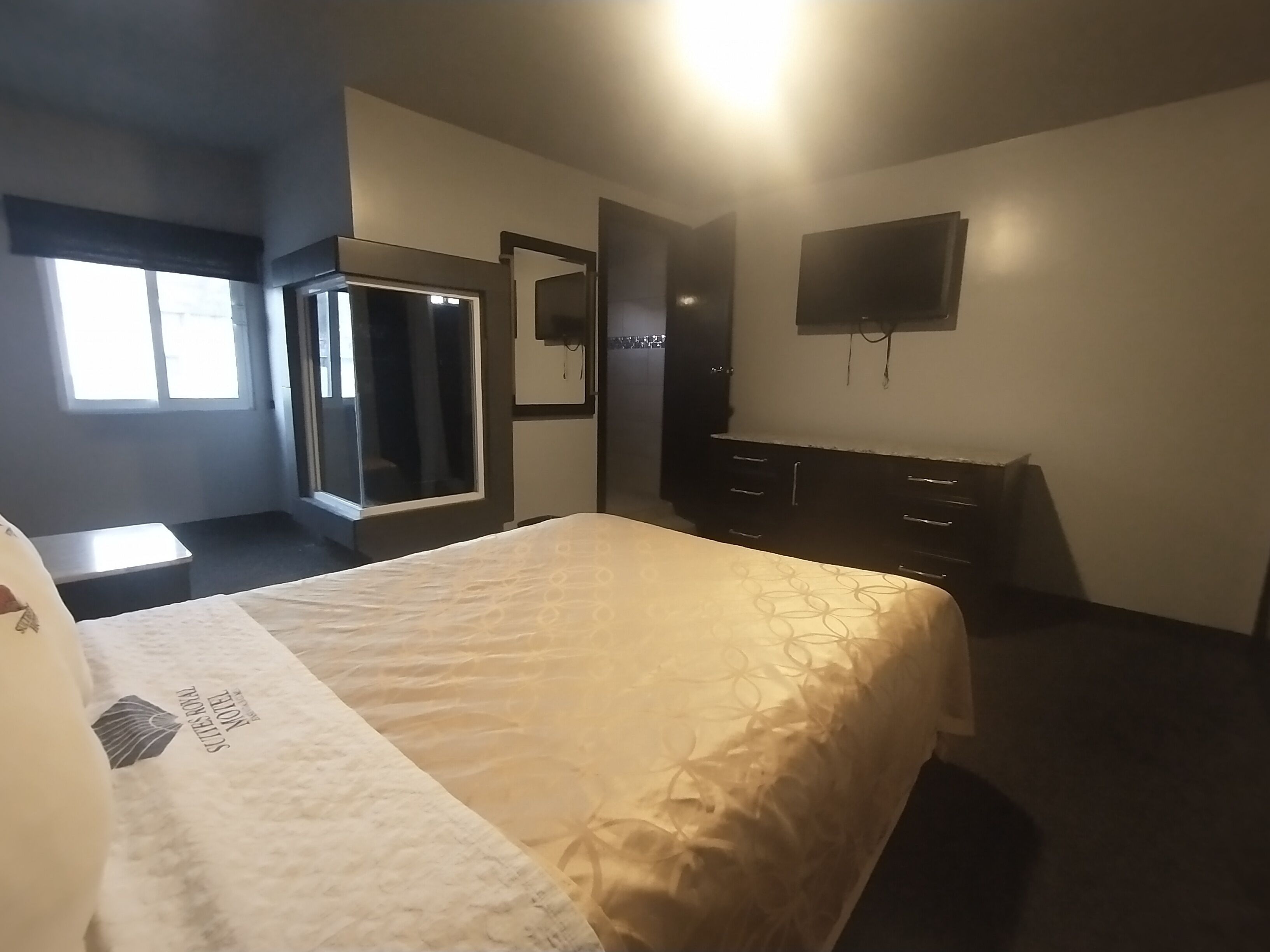 Hotel Suites Royal