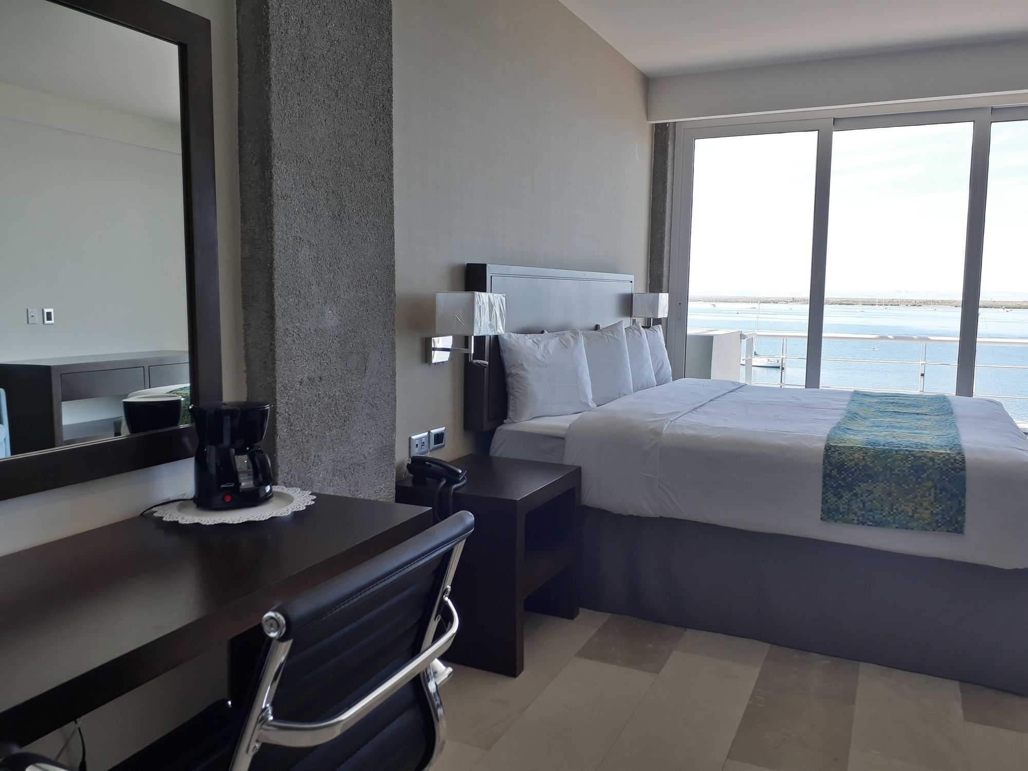 Hotel Seven Crown La Paz Malecón