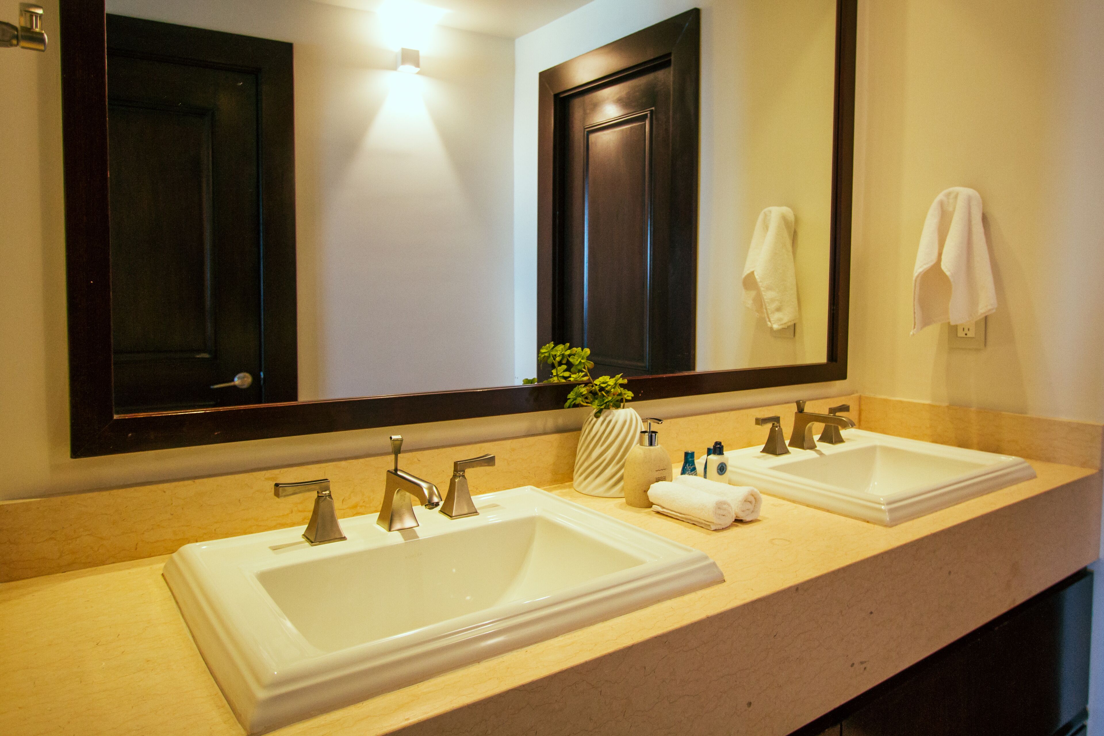 Puerta Cortes Residences