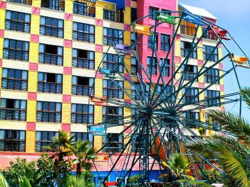 Festival Plaza