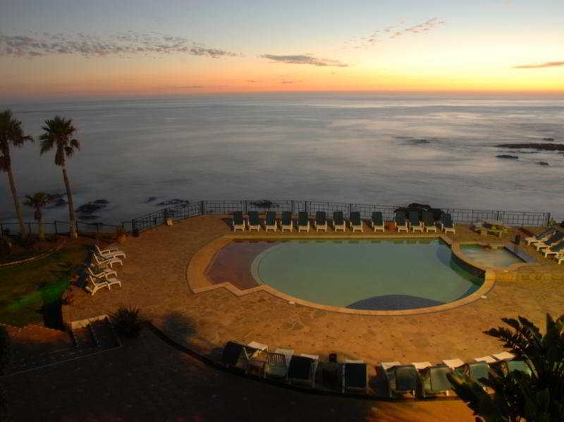 Las Rocas Resort & Spa