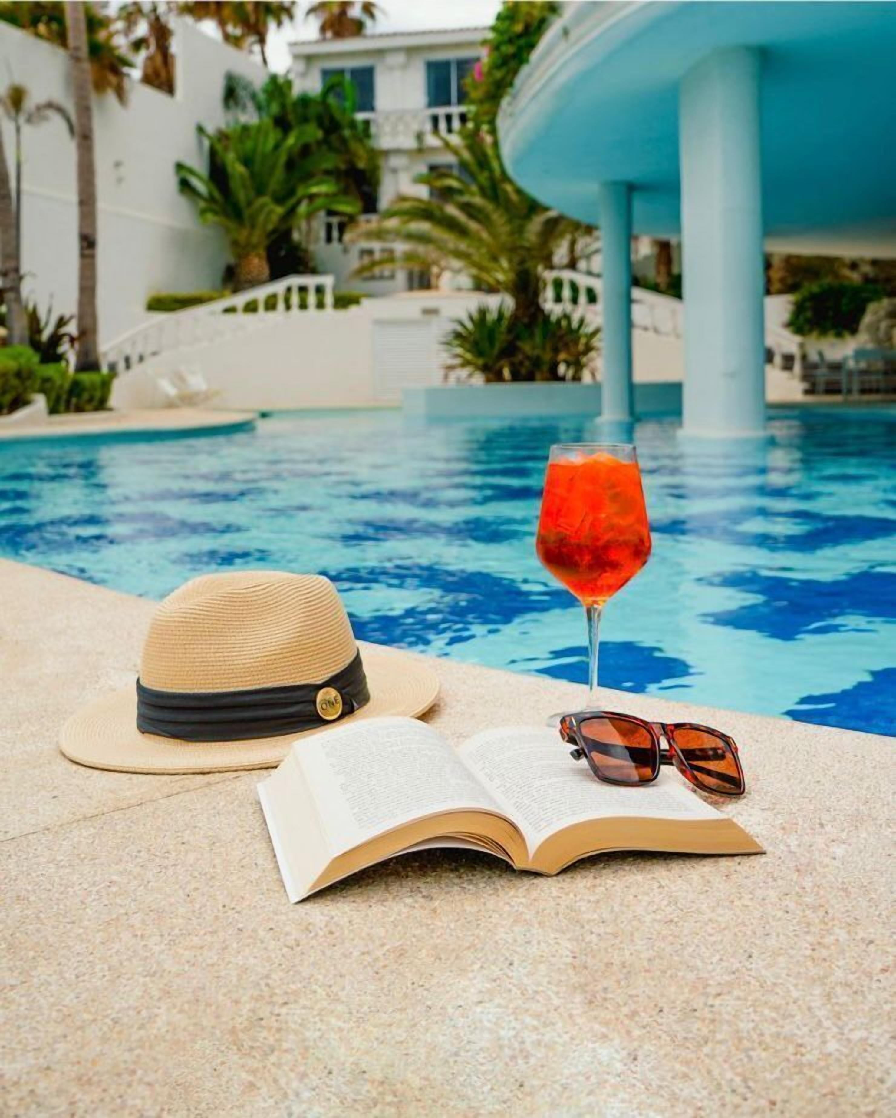 Mar del Cabo by Velas Resorts