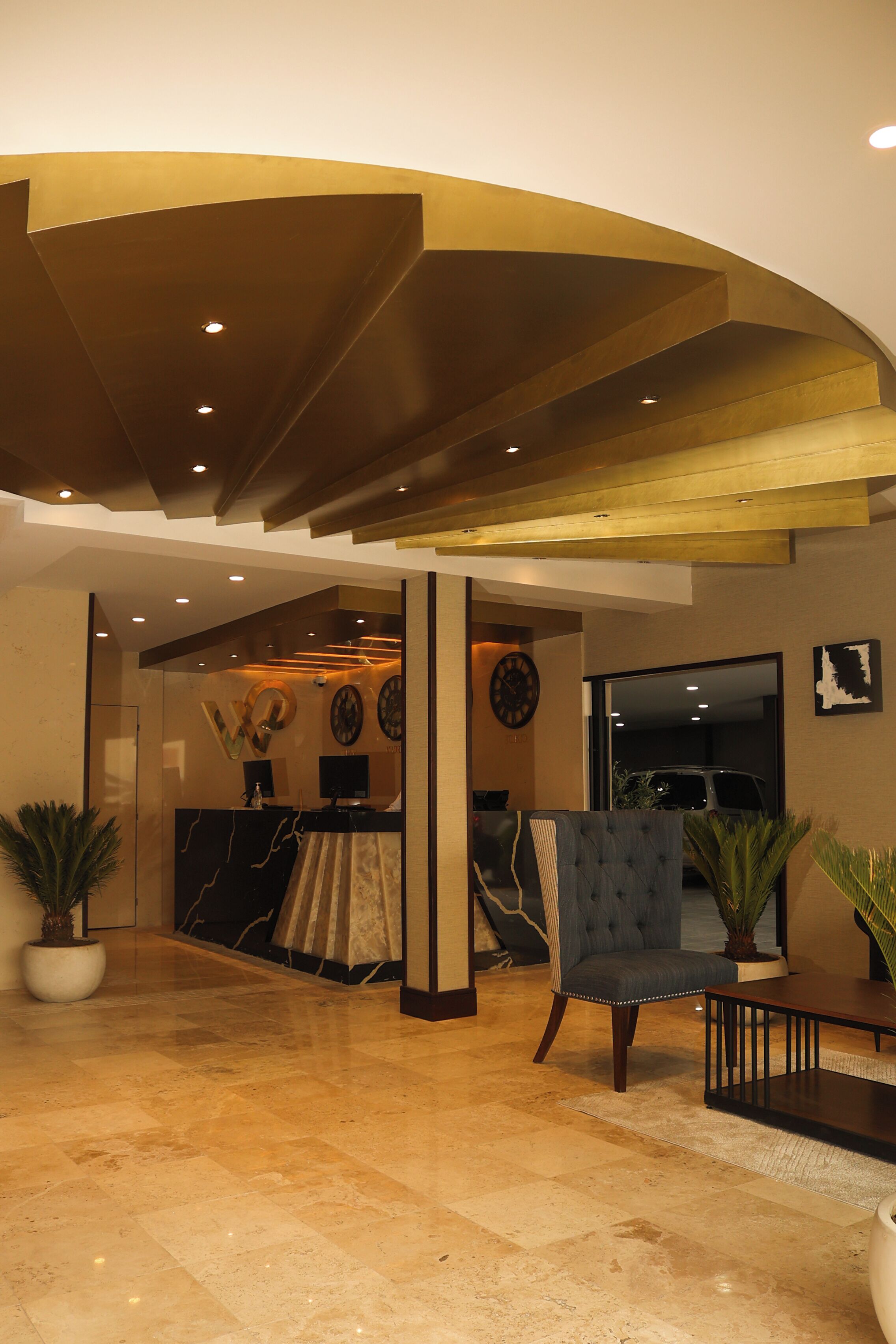 Hotel West Plaza