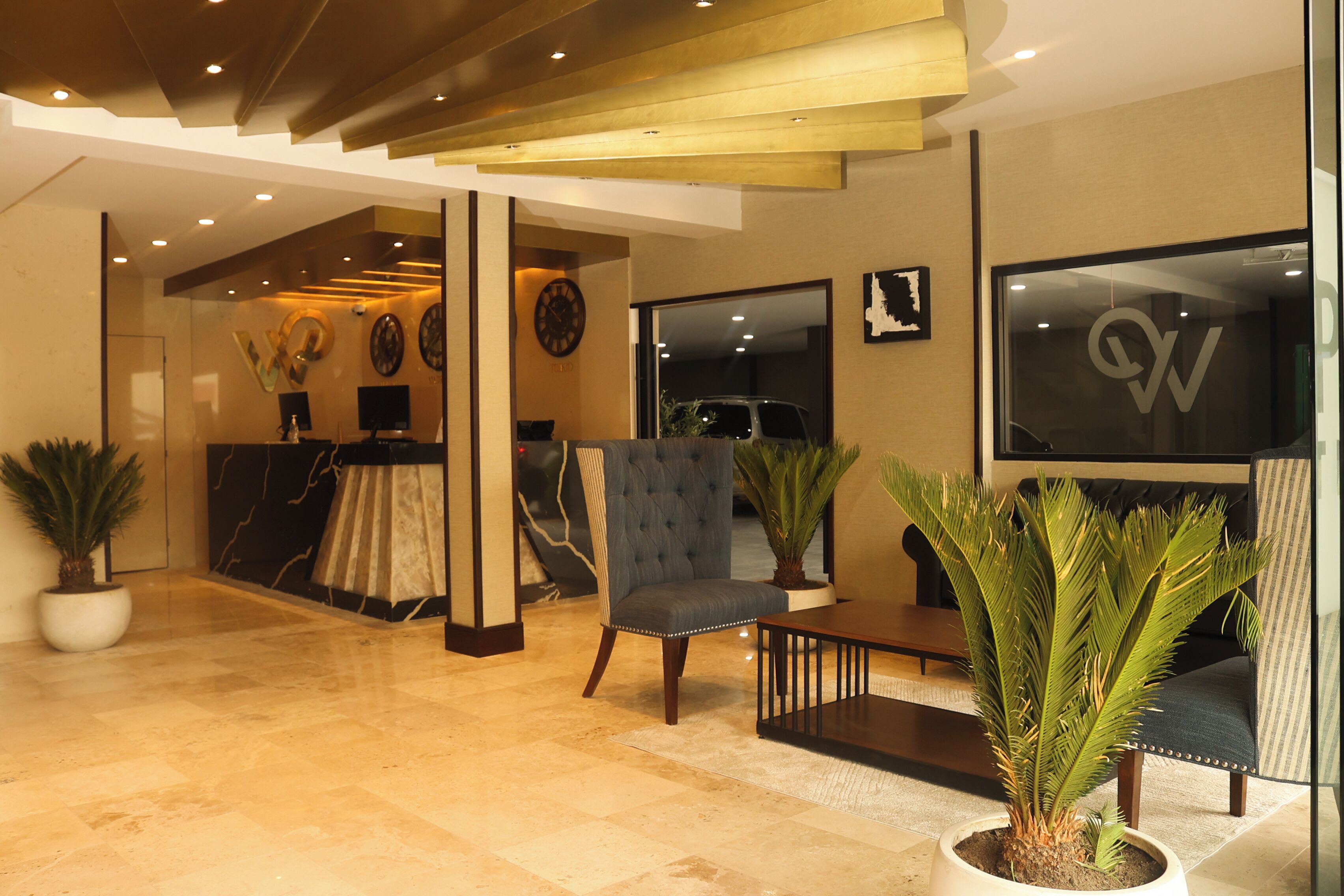 Hotel West Plaza