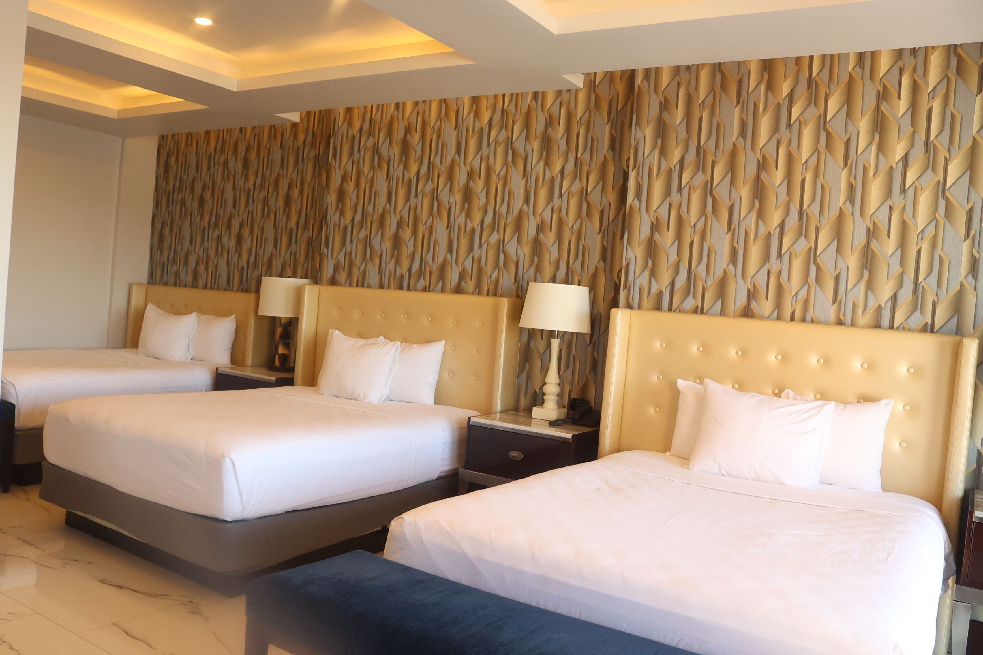 Hotel West Plaza