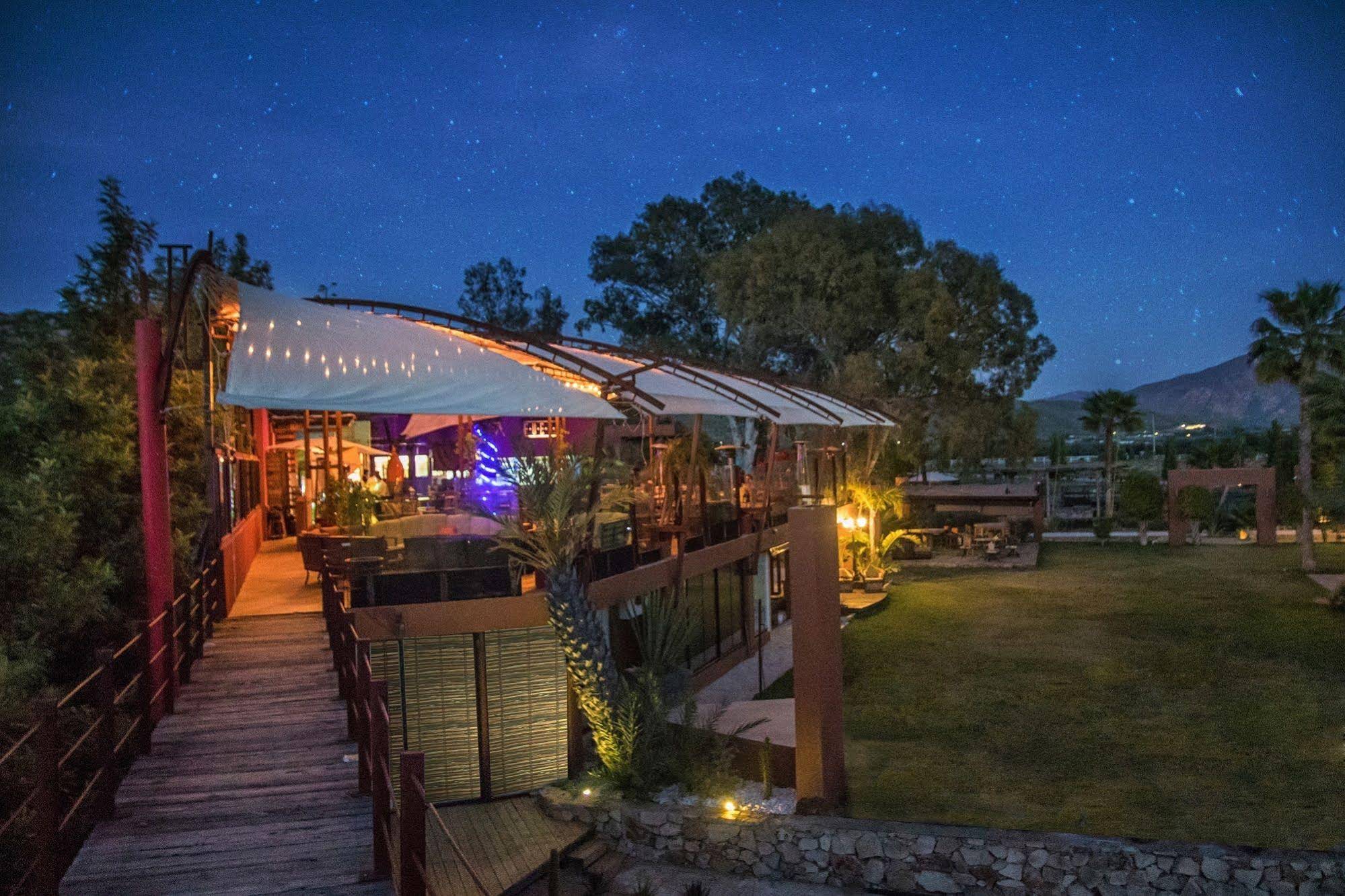 Hotel Entre Viñedos