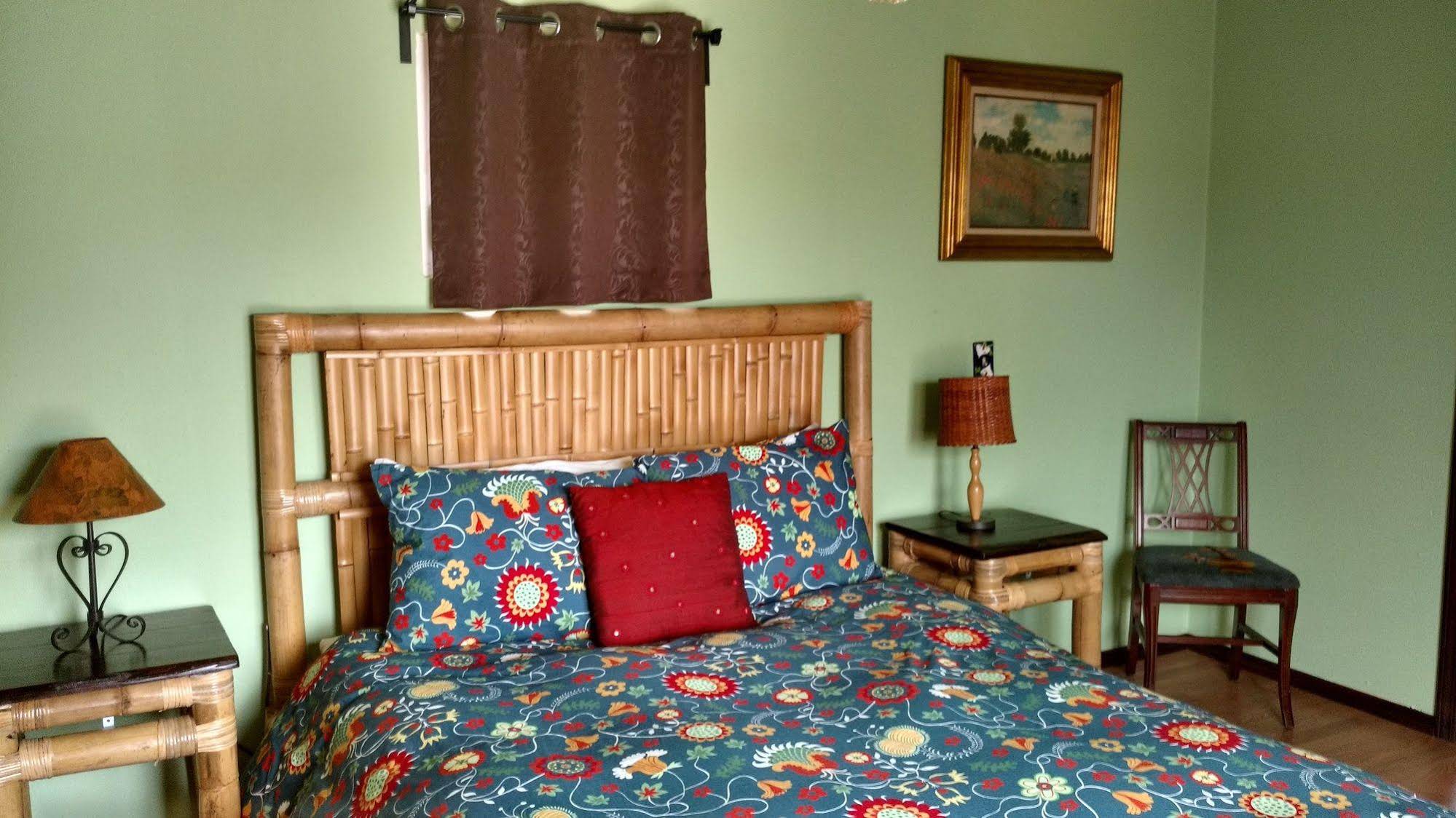 VinoPhiliac Bed & Breakfast