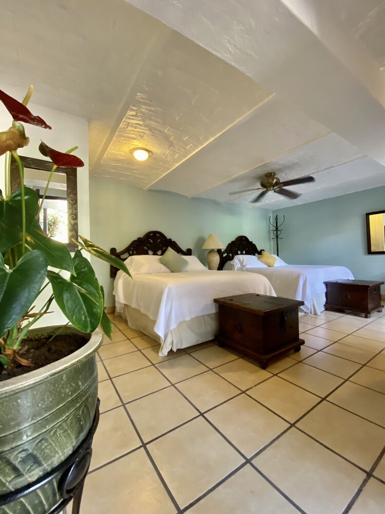 Casa Del Sol Inn