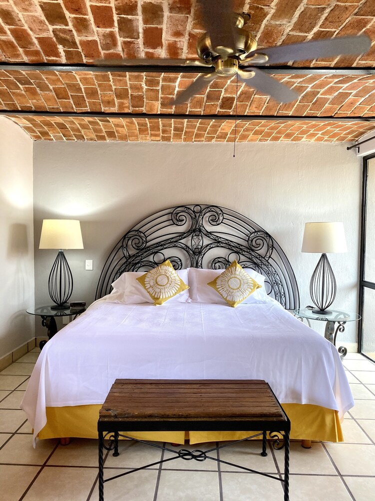 Casa Del Sol Inn