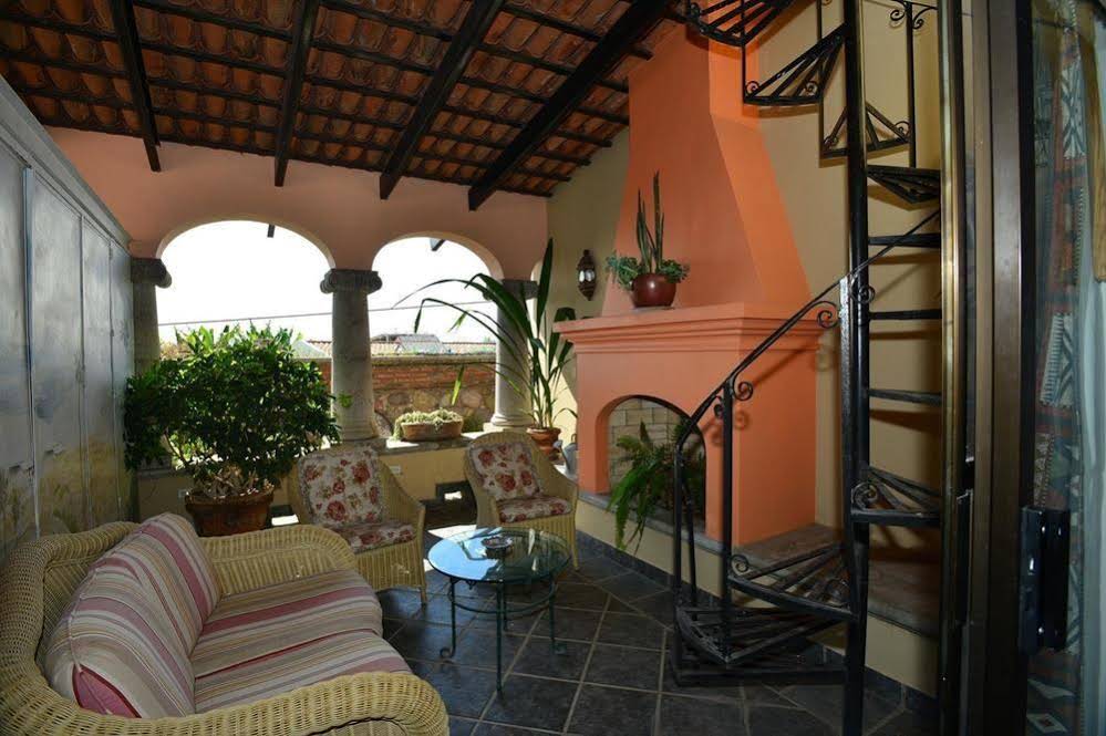 Casa Tres Leones