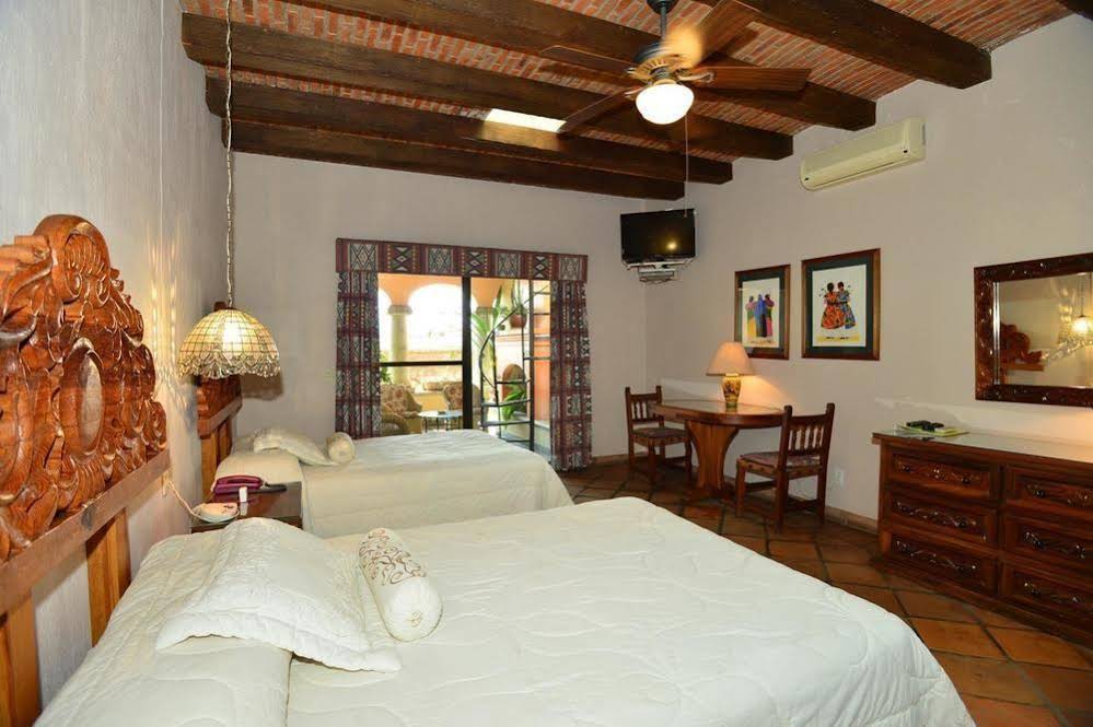 Casa Tres Leones