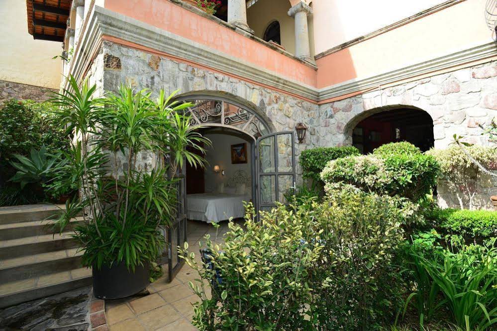 Casa Tres Leones