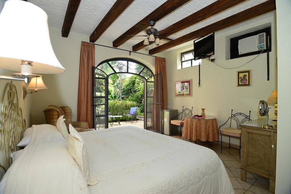 Casa Tres Leones