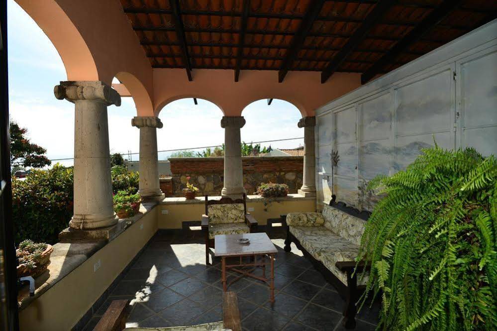 Casa Tres Leones