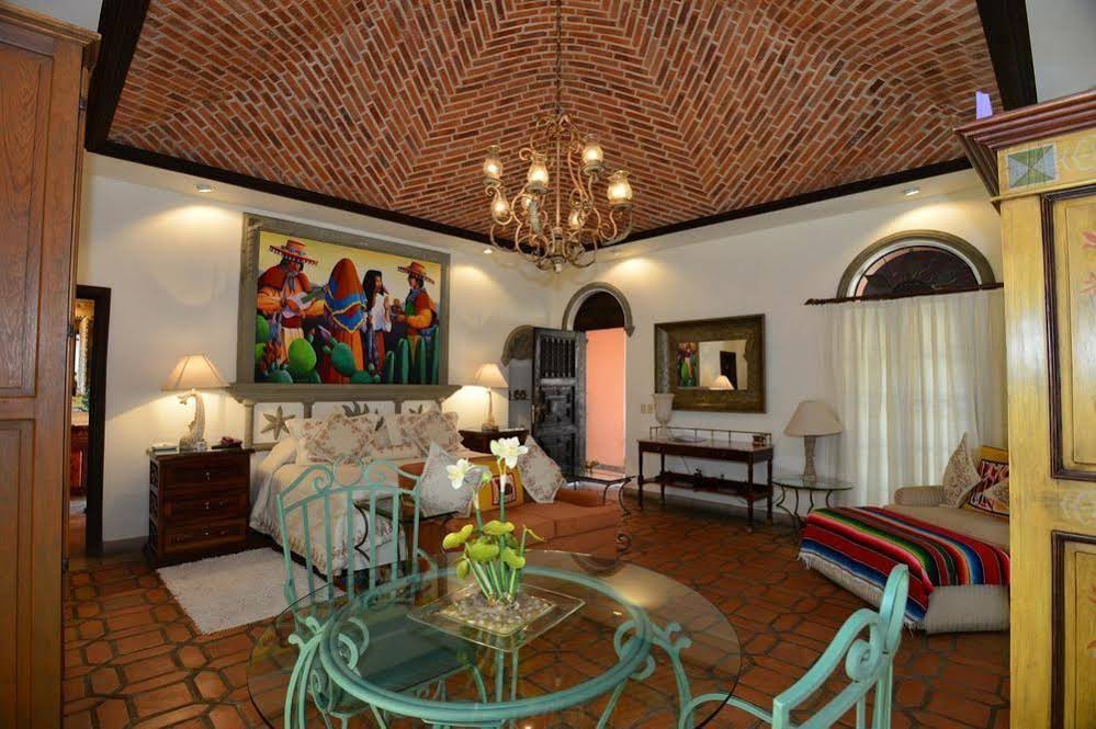 Casa Tres Leones