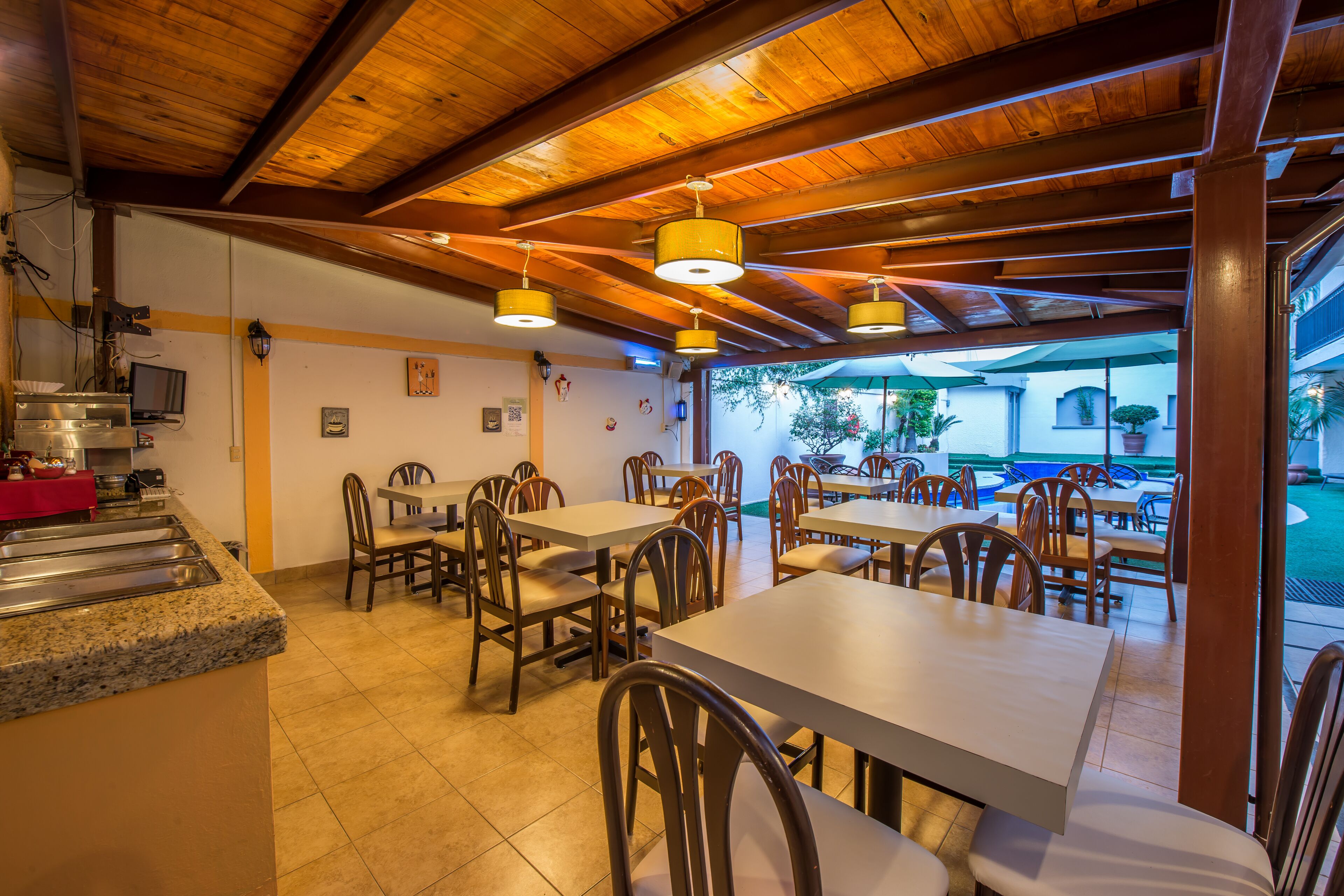Del Marqués Hotel & Suites