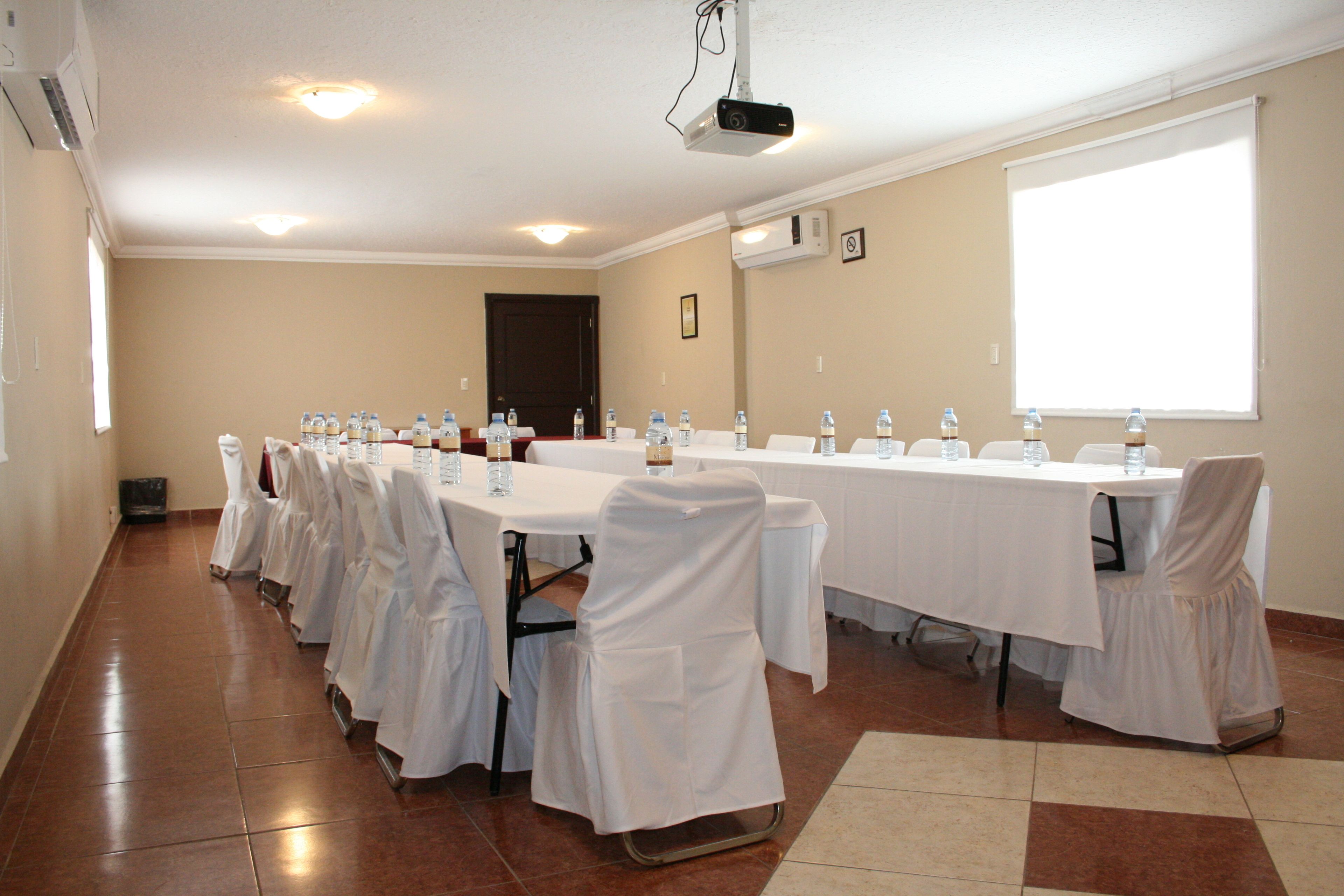 Del Marqués Hotel & Suites