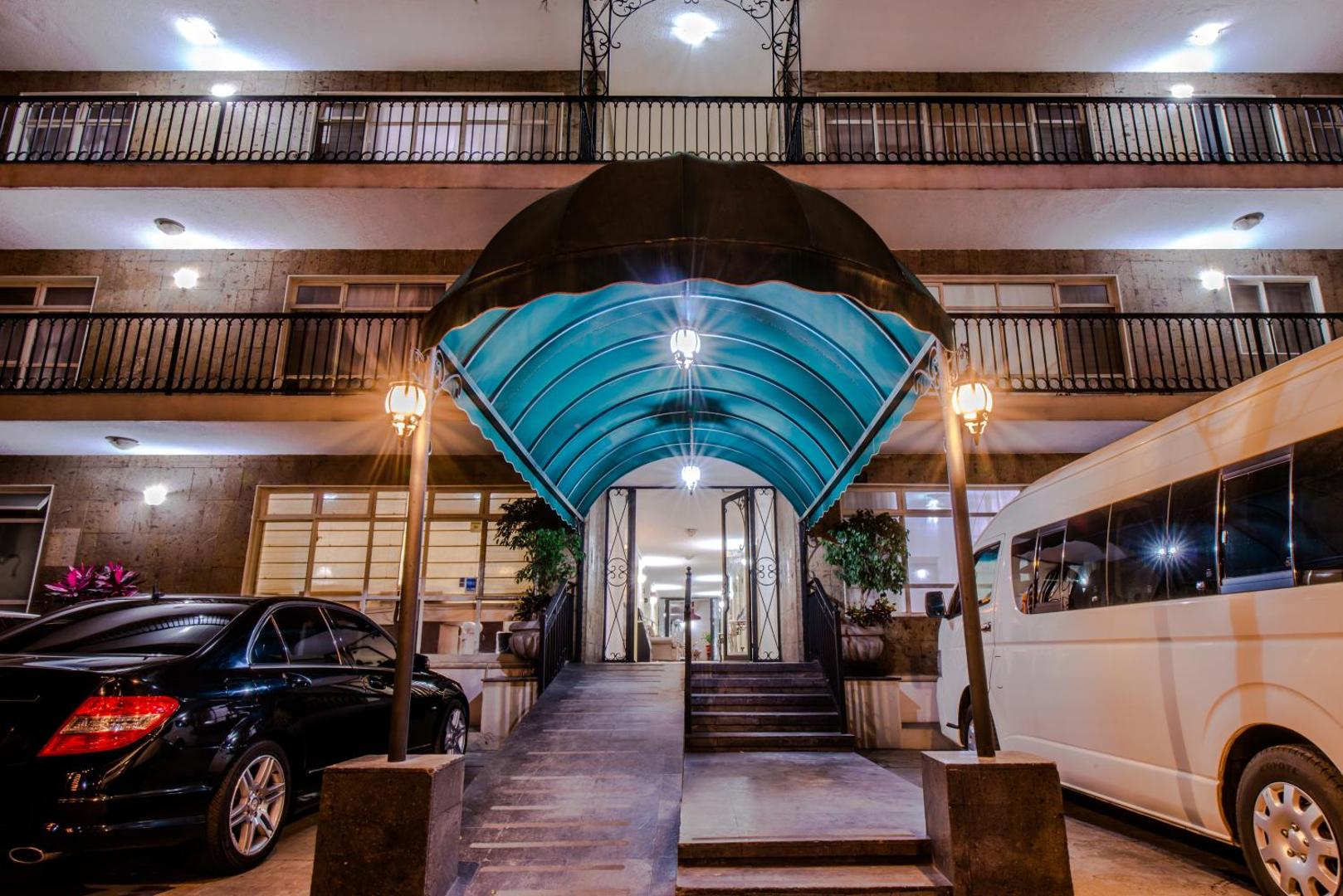 Del Marqués Hotel & Suites