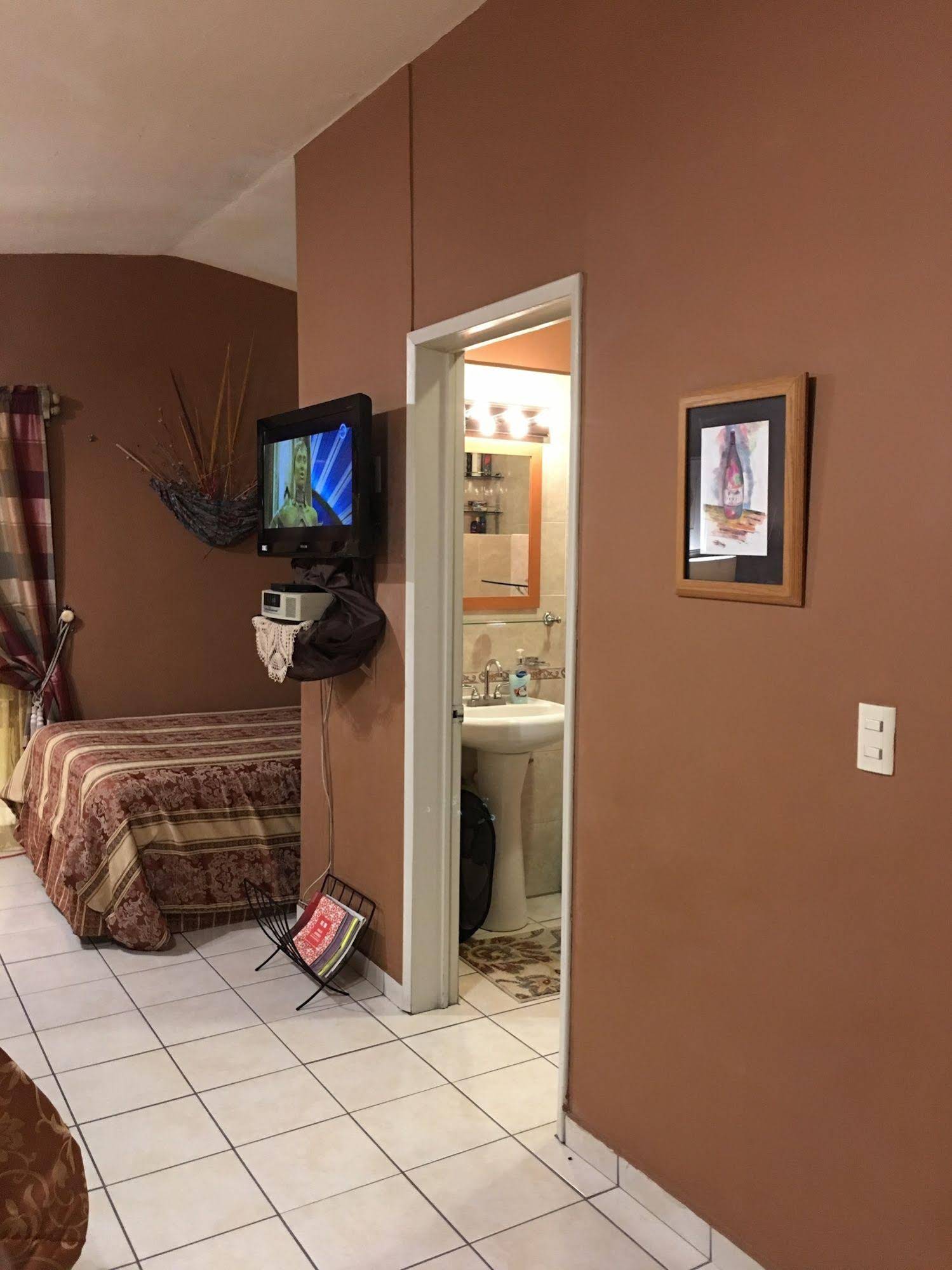 Dickinson Guest House