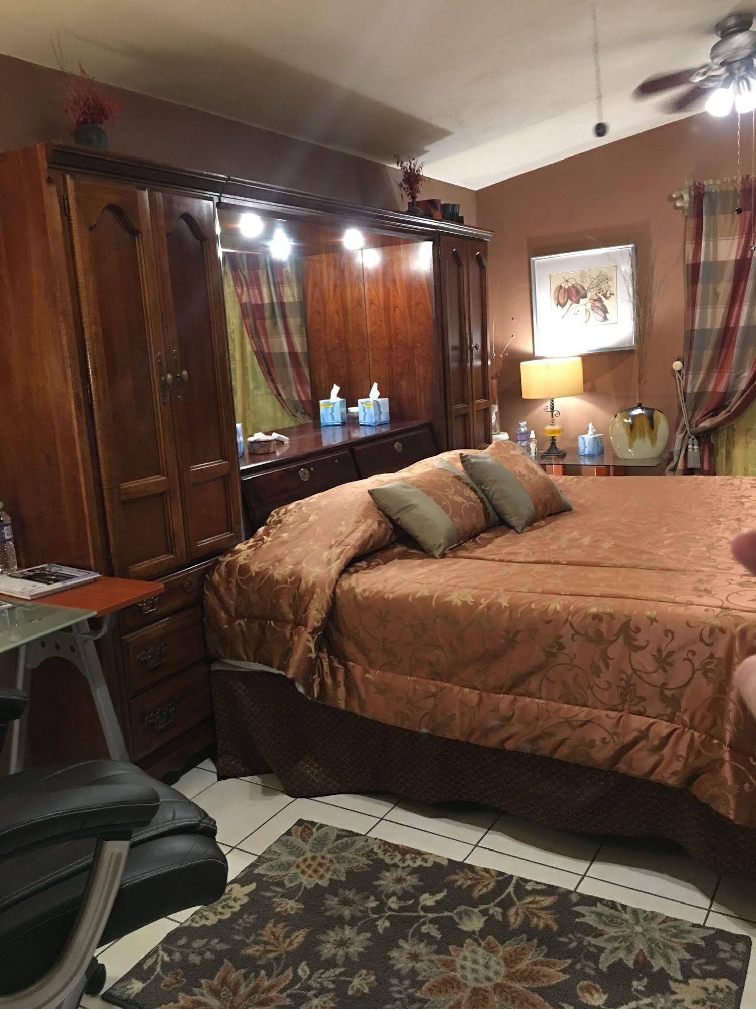 Dickinson Guest House