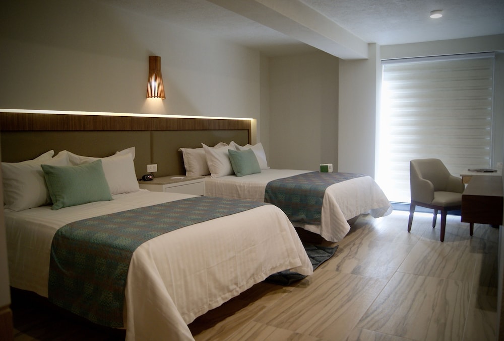 Hotel Velvet Plaza