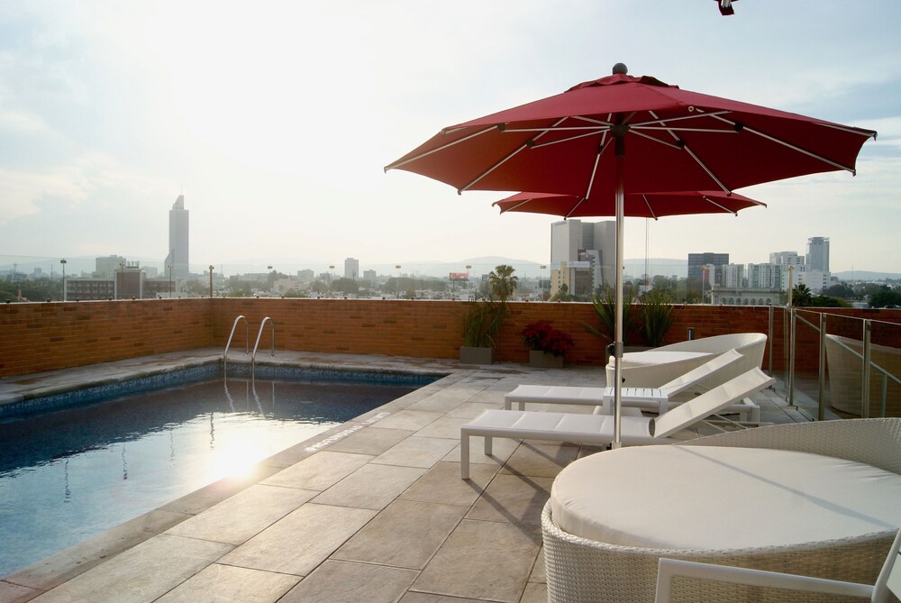 Hotel Velvet Plaza