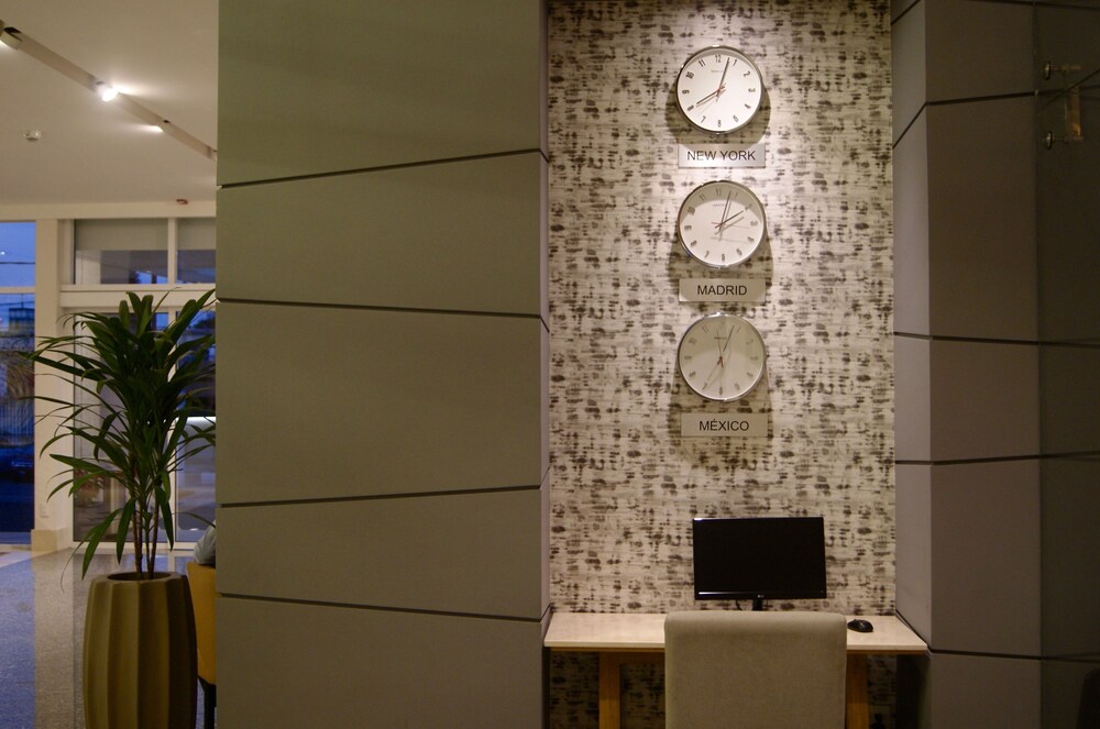 Hotel Velvet Plaza