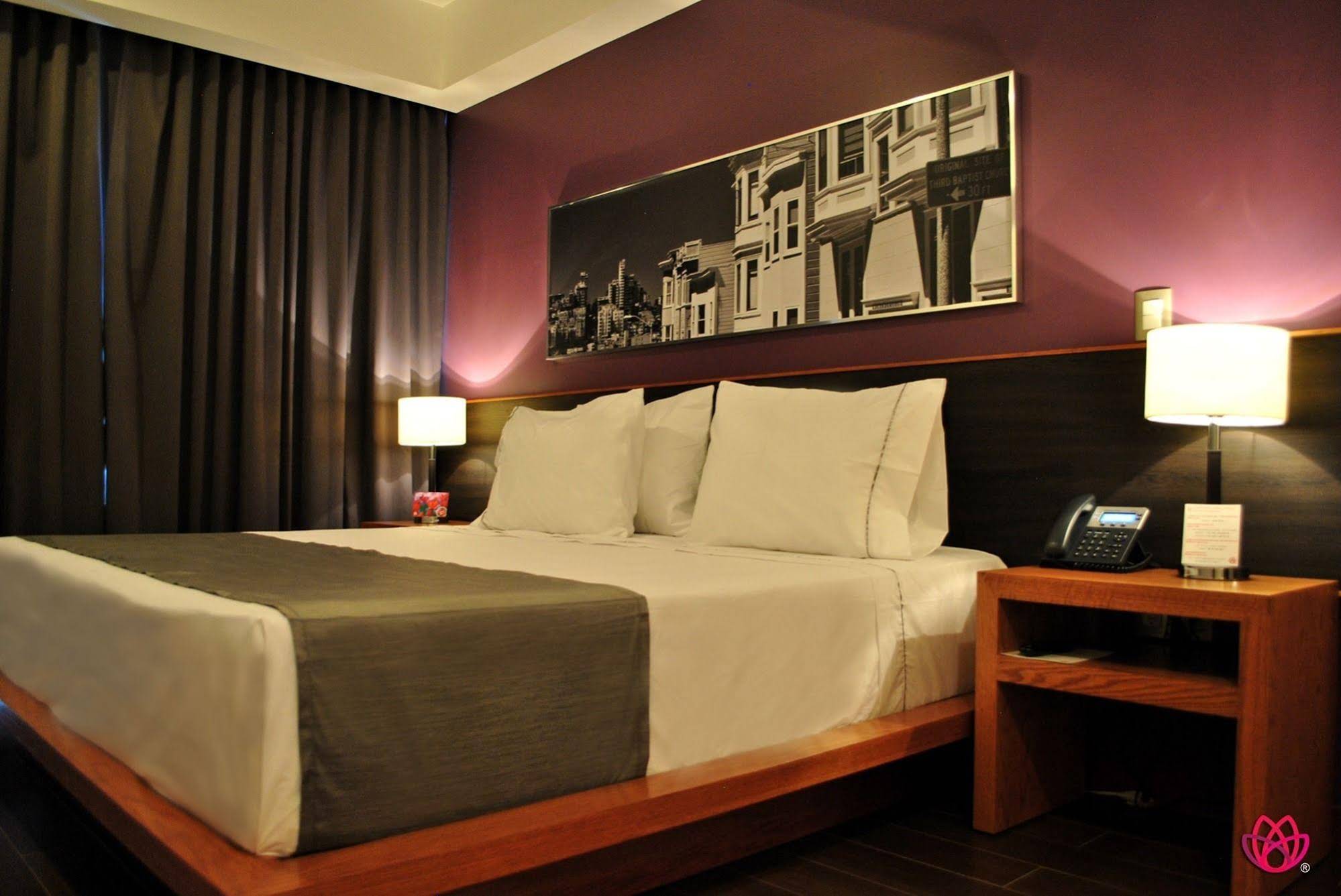 Hotel y Tú