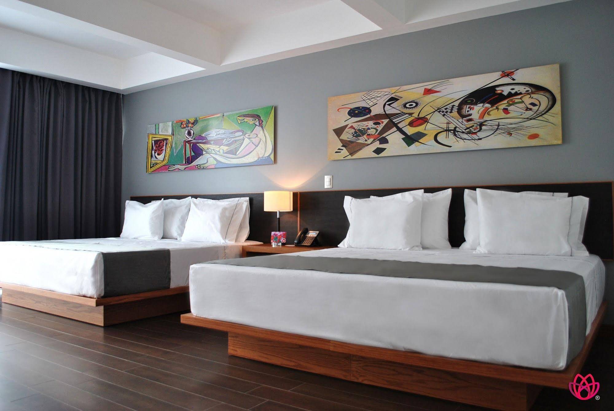 Hotel y Tú