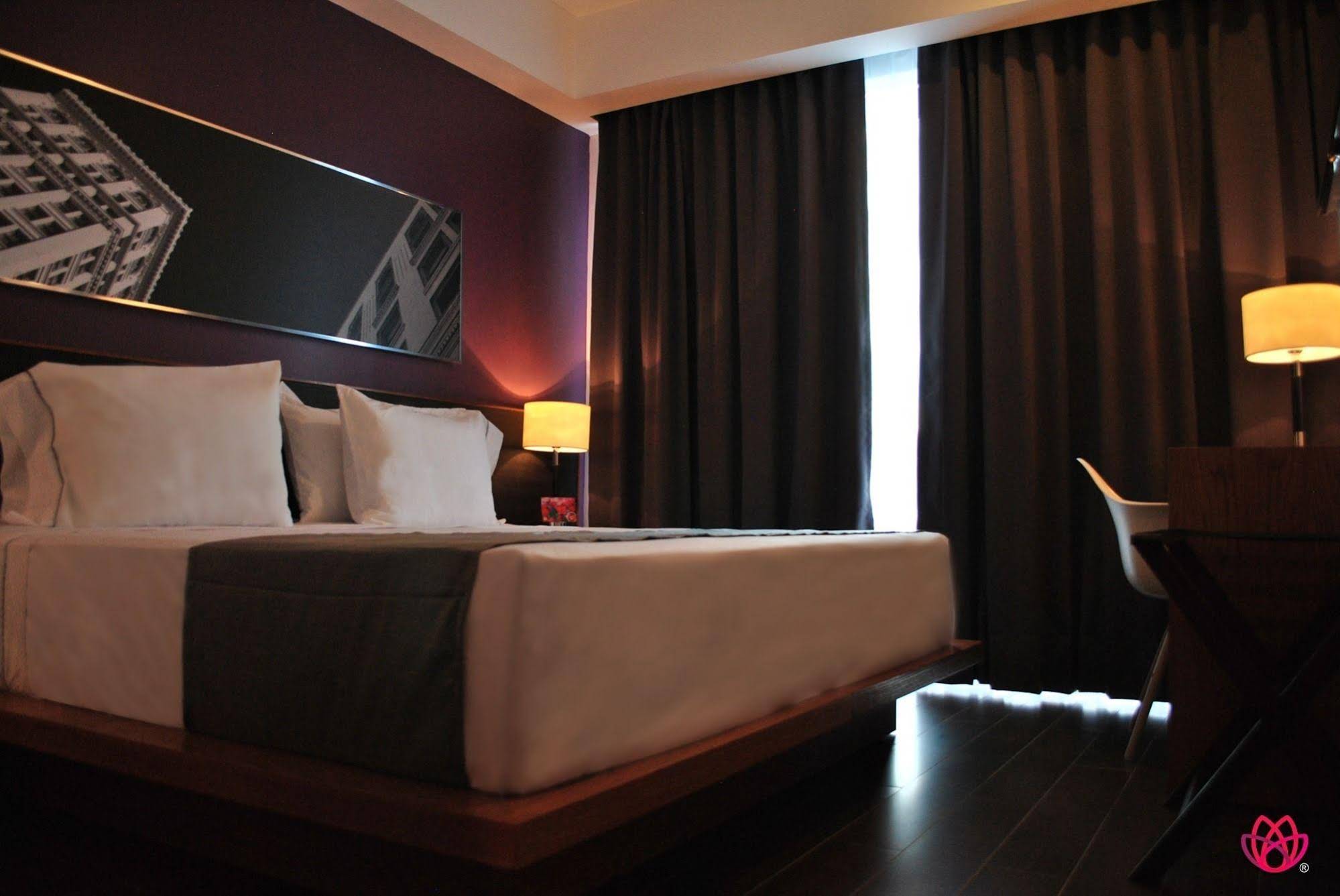 Hotel y Tú