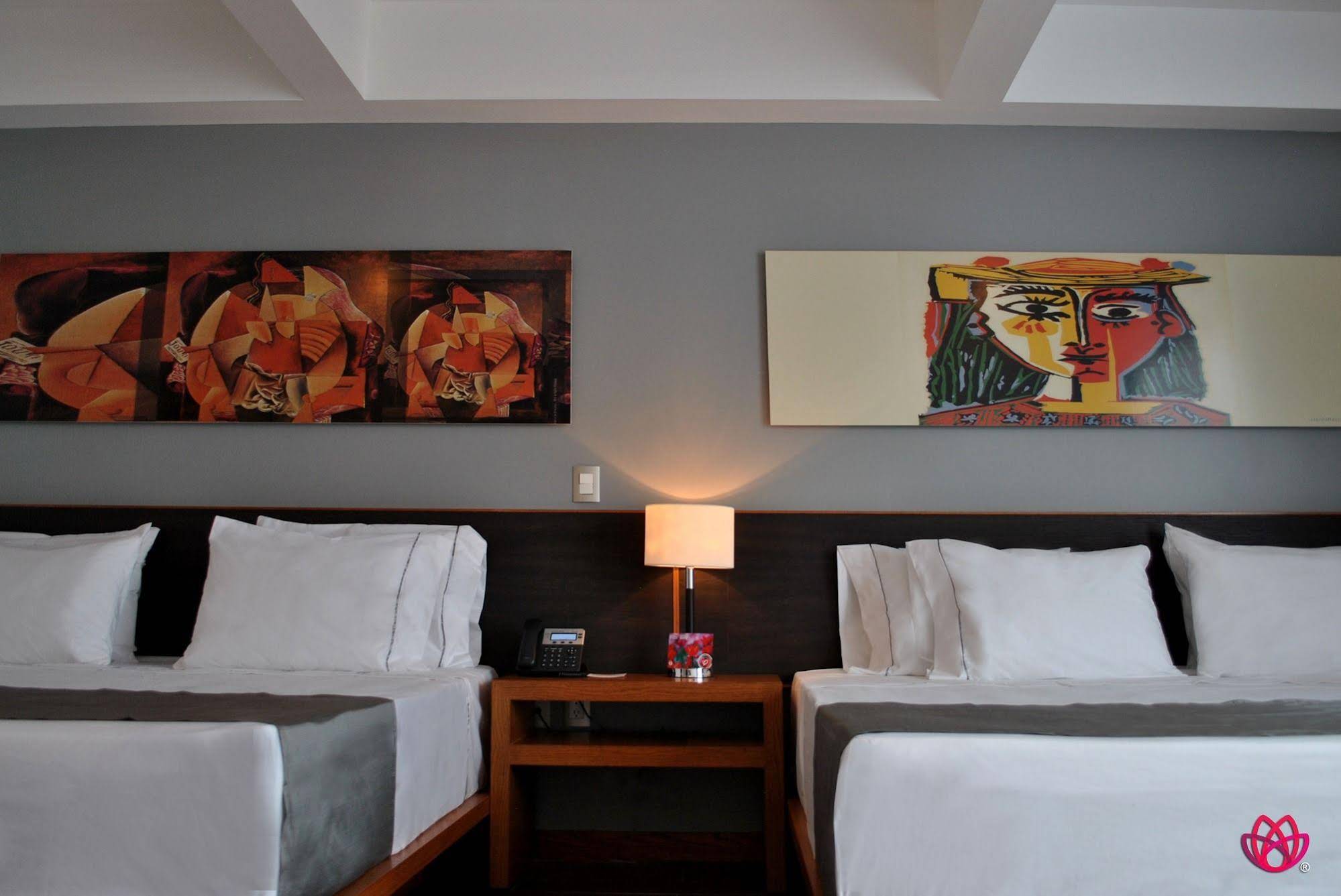 Hotel y Tú