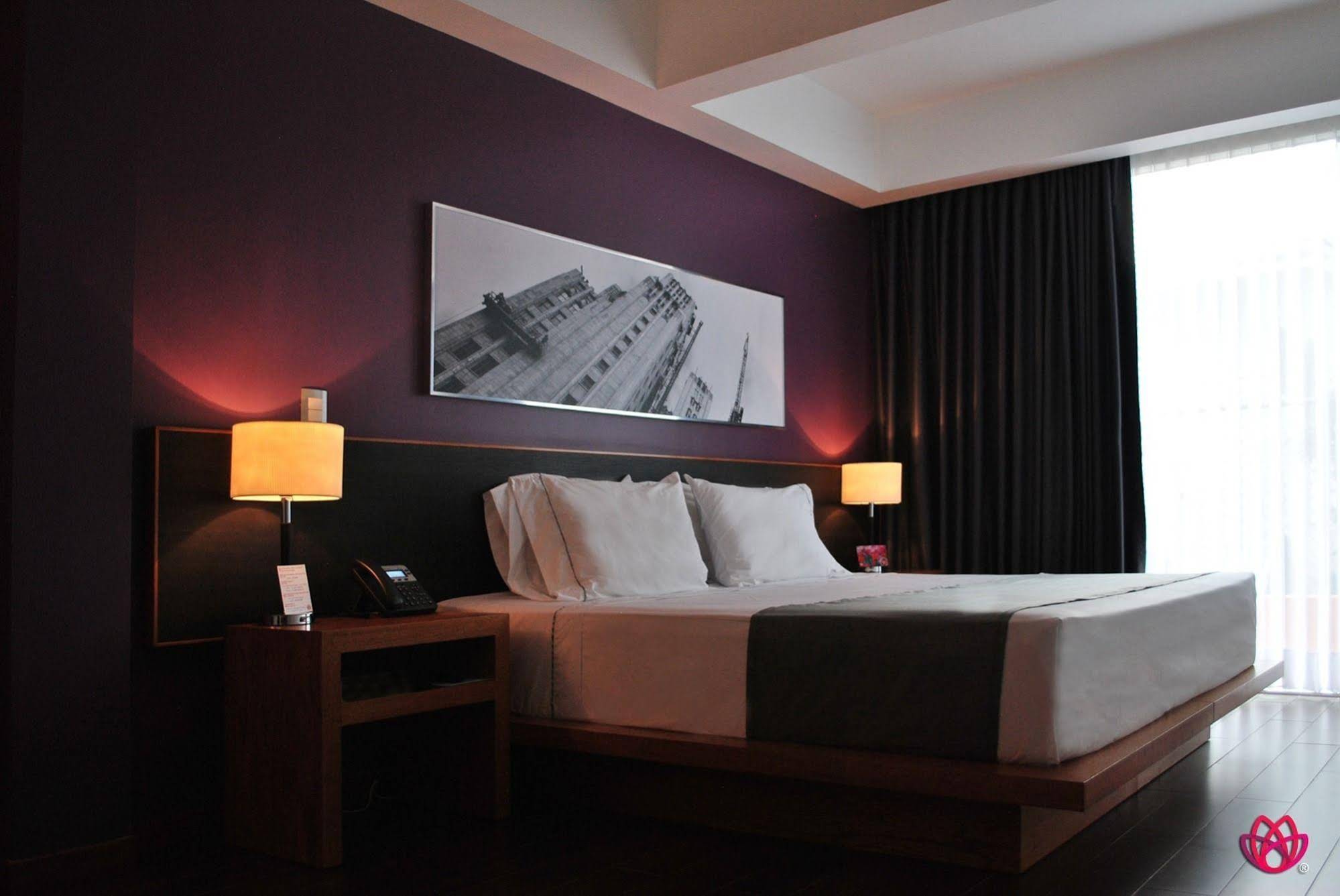 Hotel y Tú