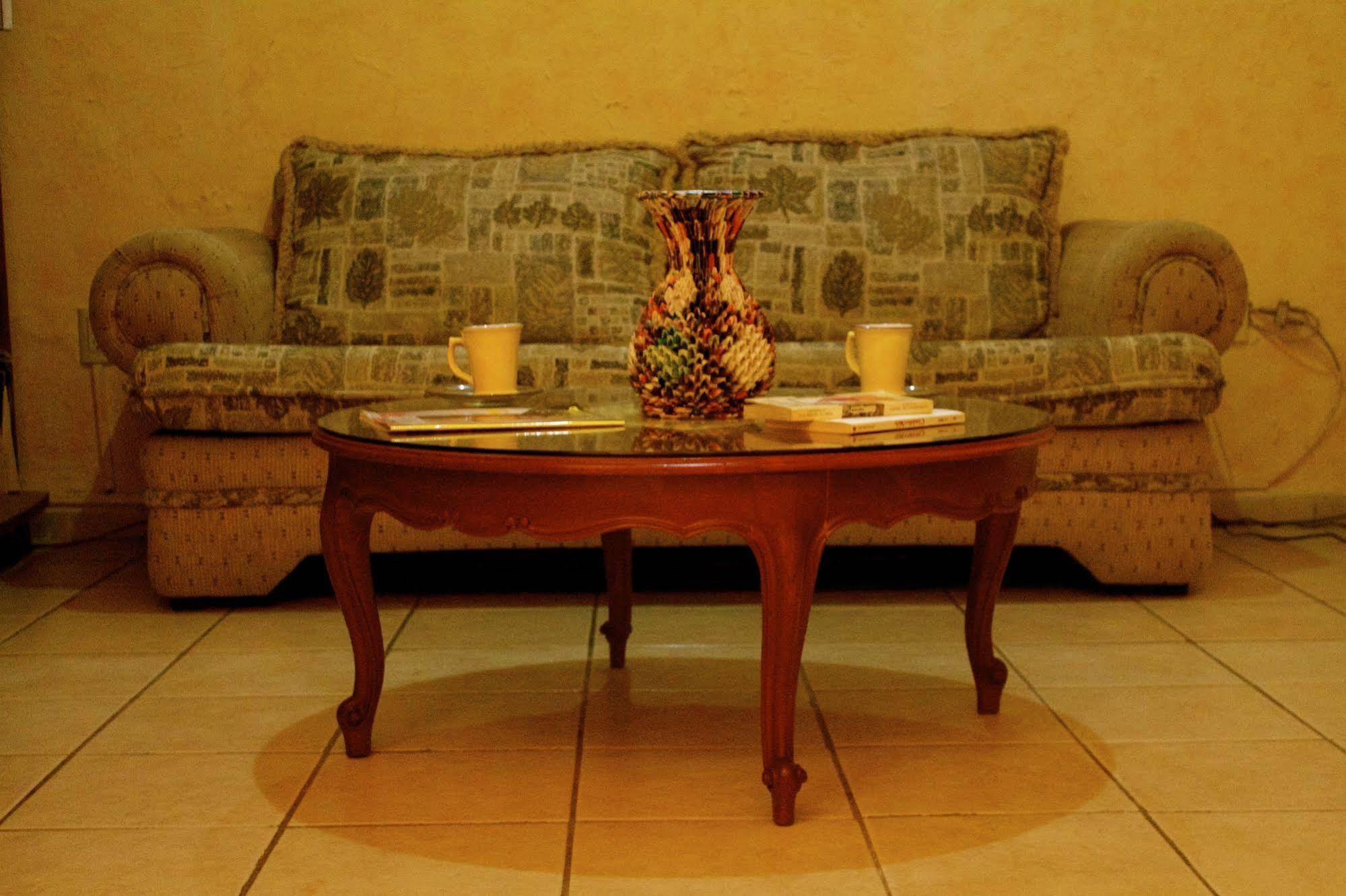 Residencia Los Angeles B&B