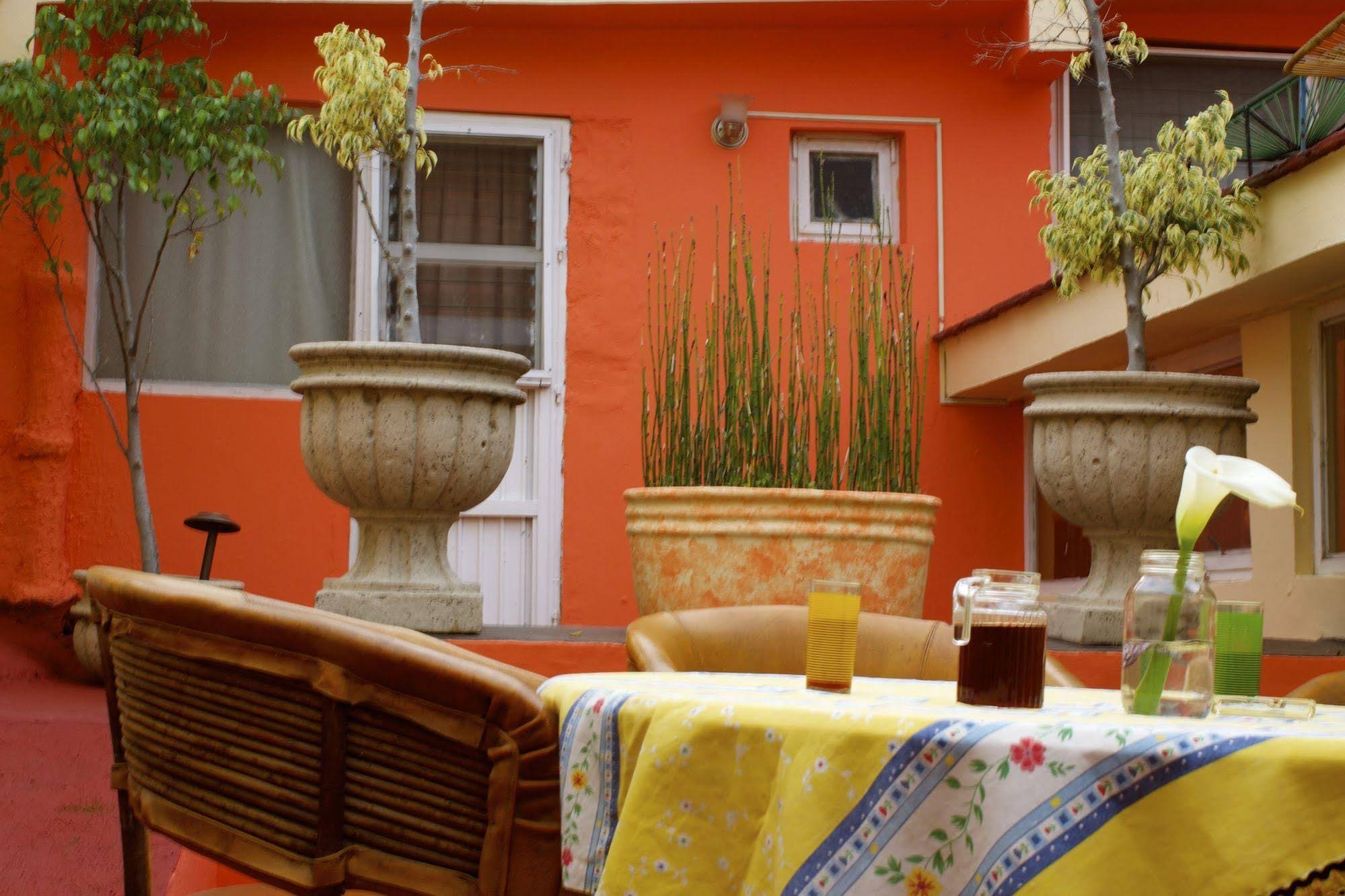 Residencia Los Angeles B&B