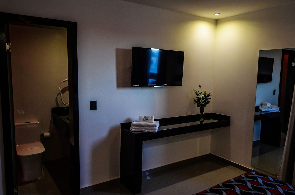 Six Hotel