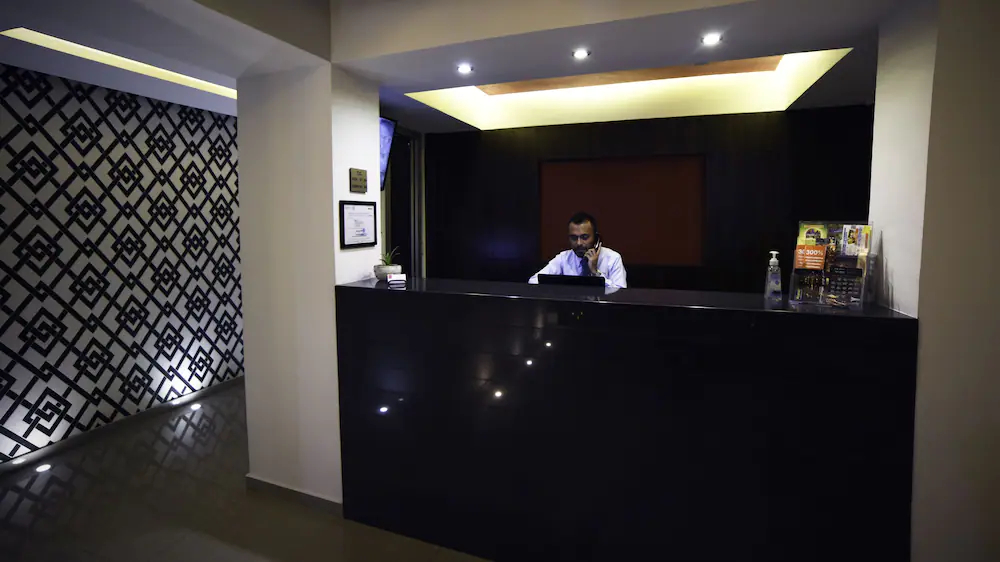 Six Hotel