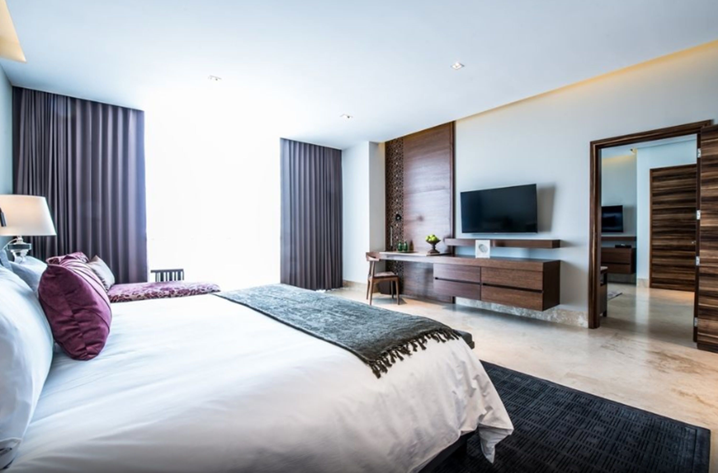 Square Small Luxury Hotel