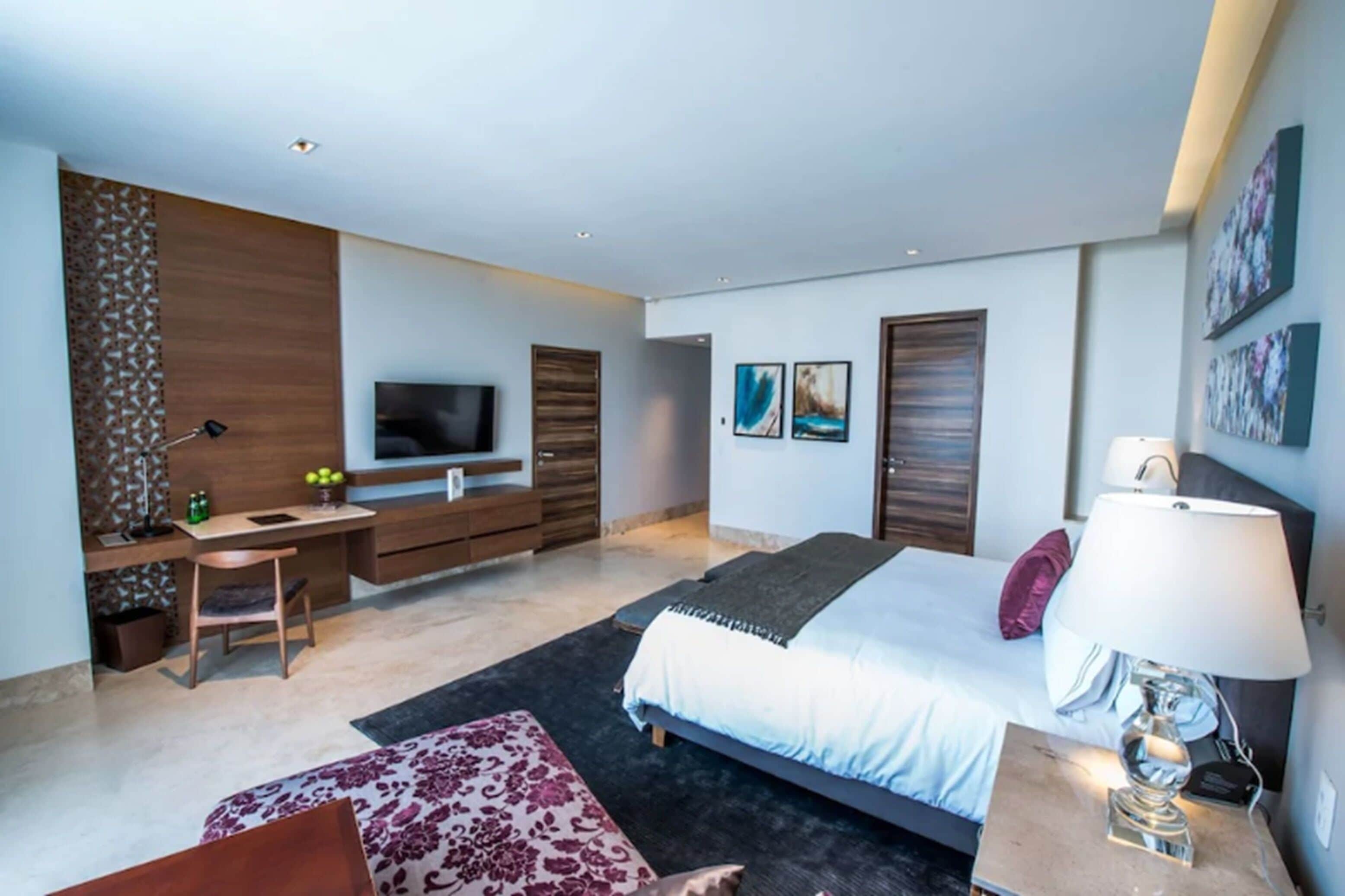Square Small Luxury Hotel