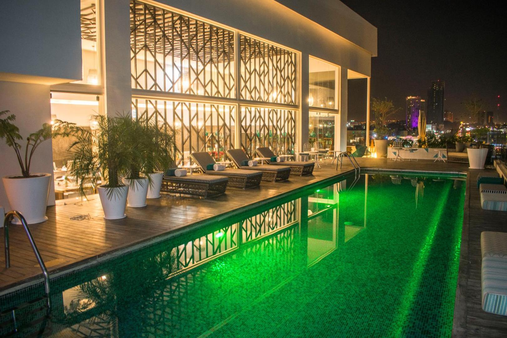 Square Small Luxury Hotel