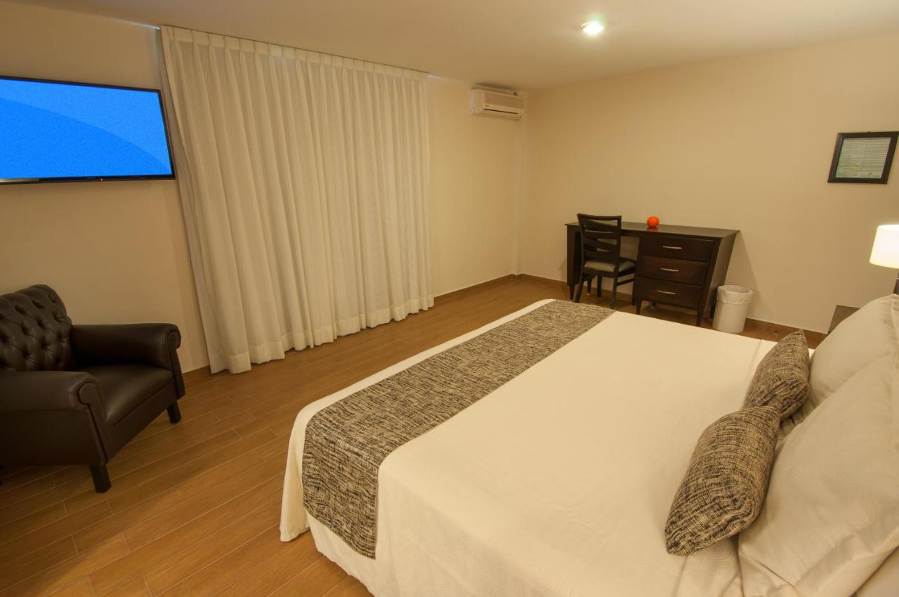 Suites Country Club