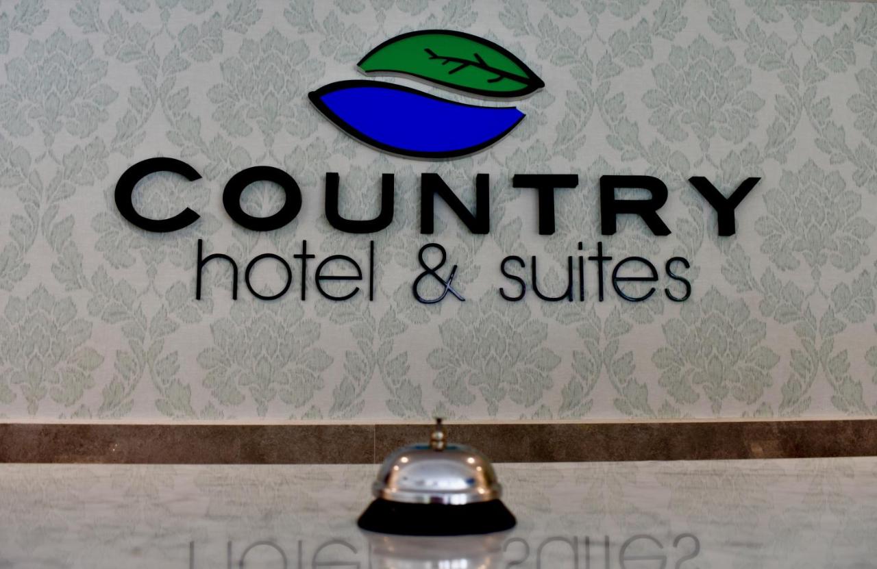 Suites Country Club