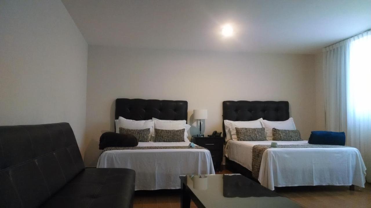 Suites Country Club