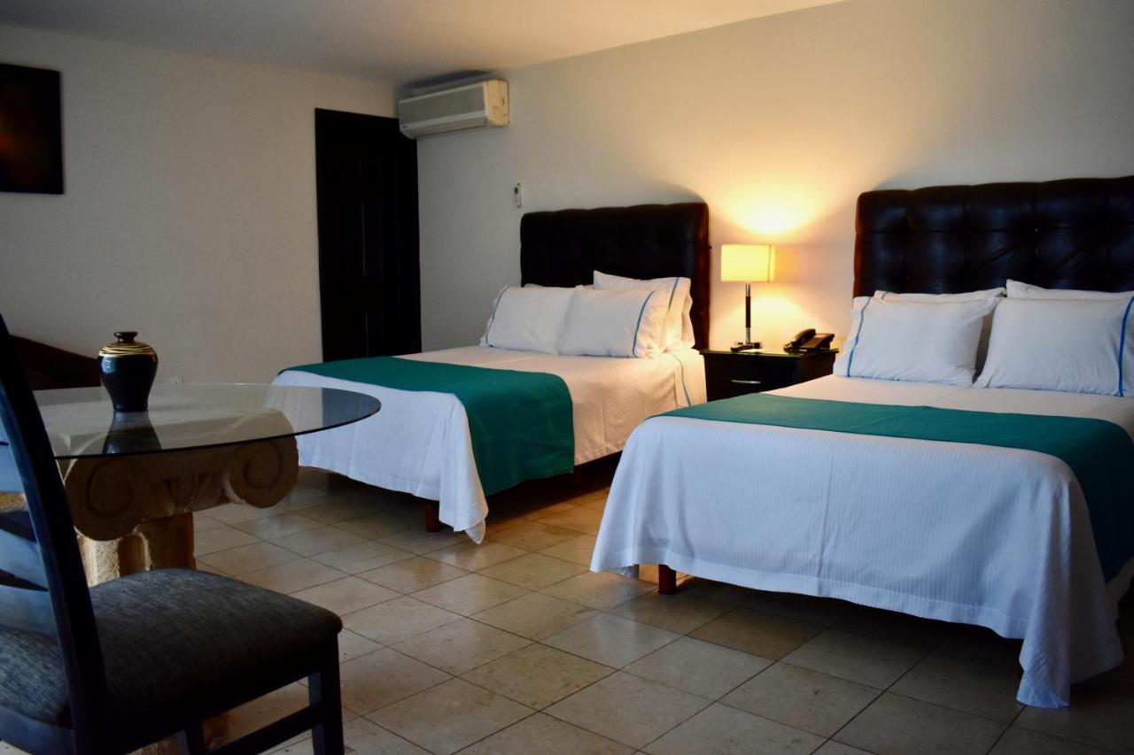 Suites Country Club