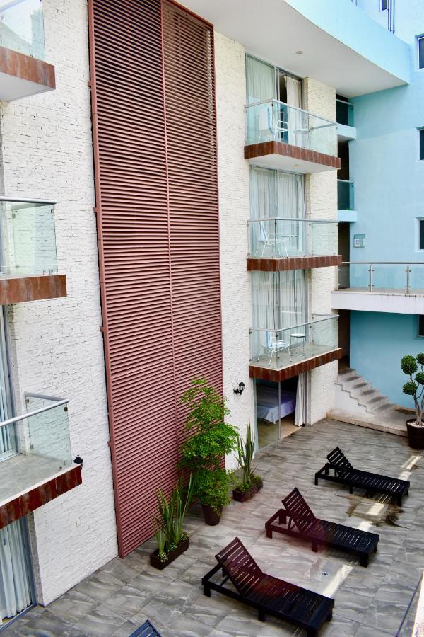 Suites Country Club