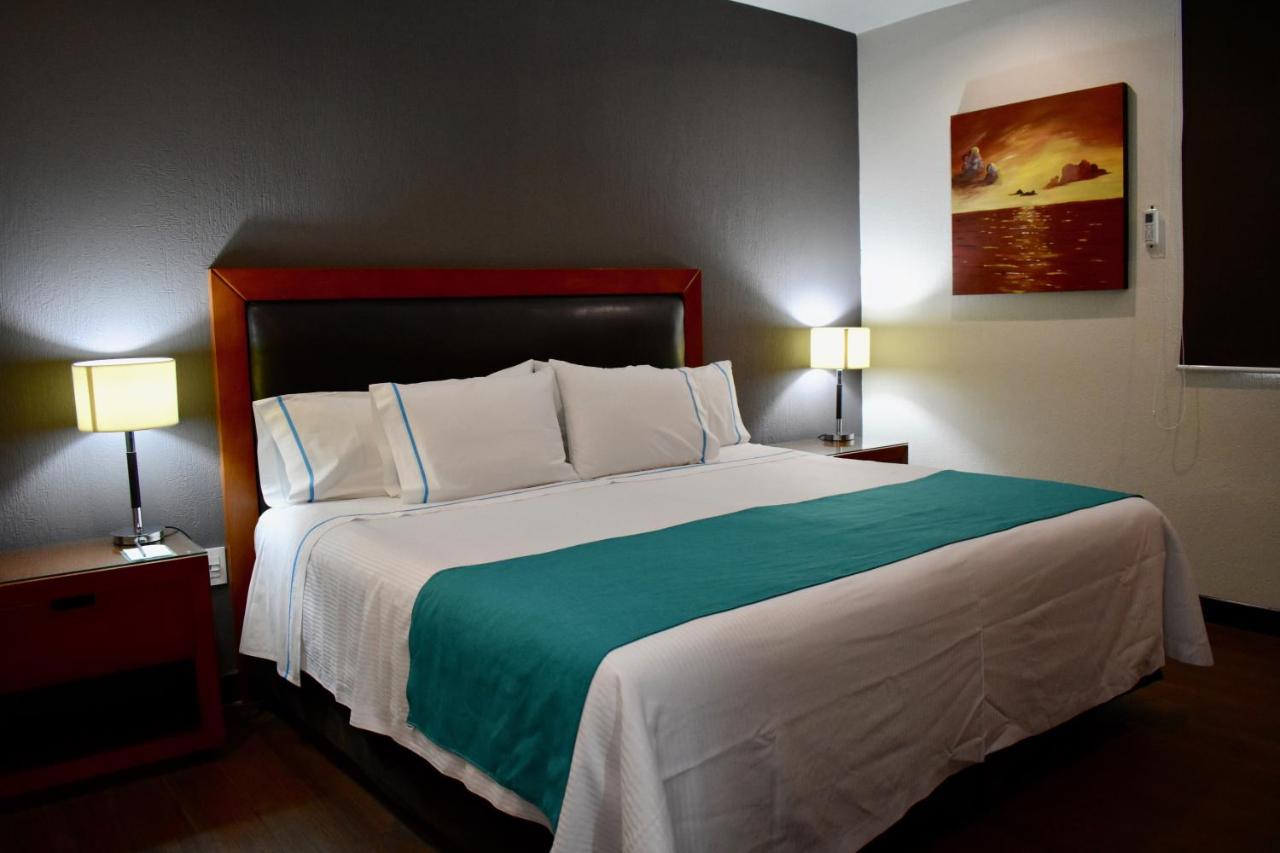Suites Country Club